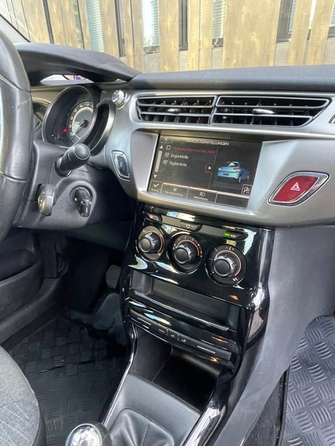 CITROEN C3 1.2i Exclusive-image-21