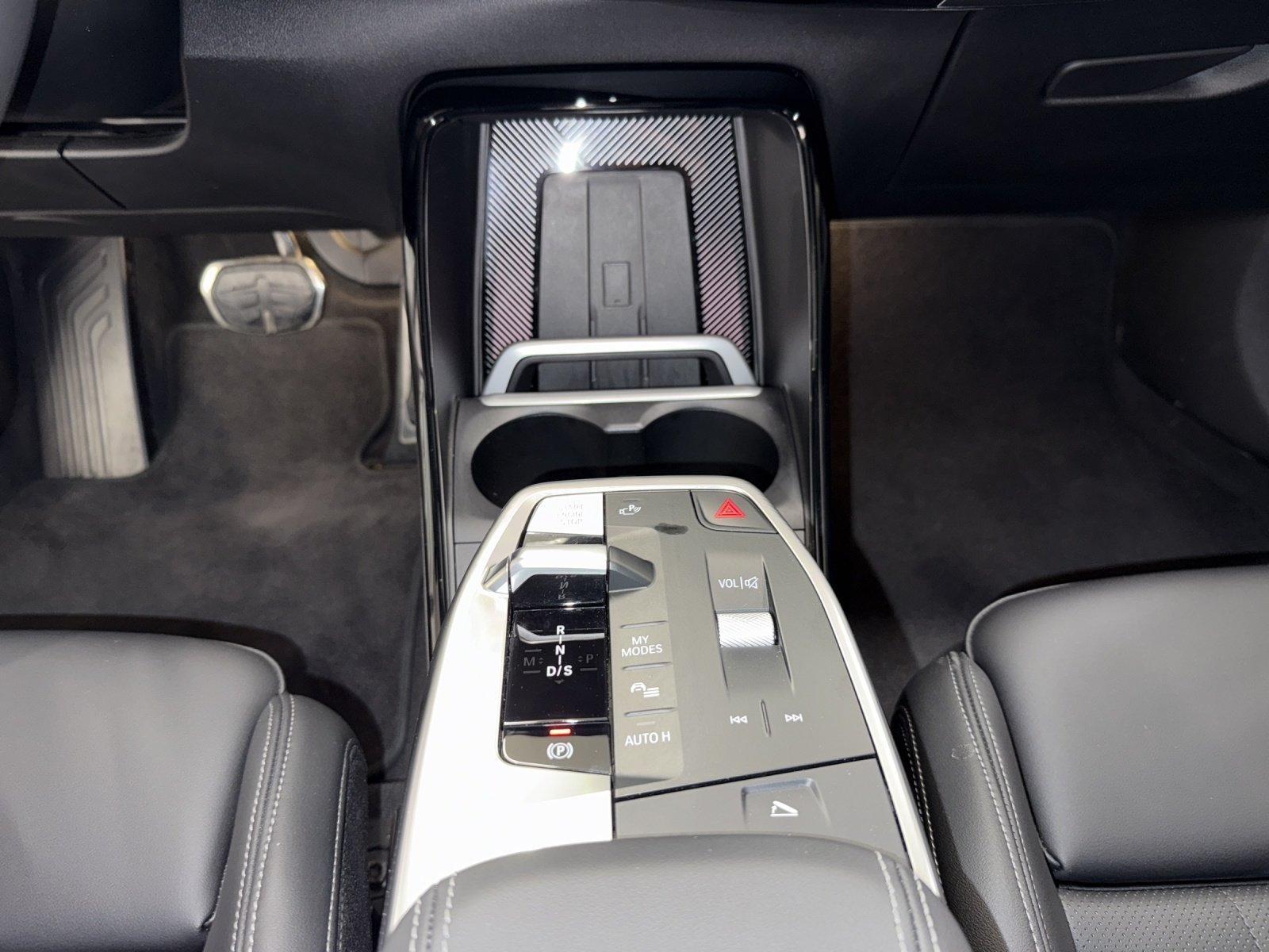BMW 223d xDrive Active Tourer M SPORT-image-13