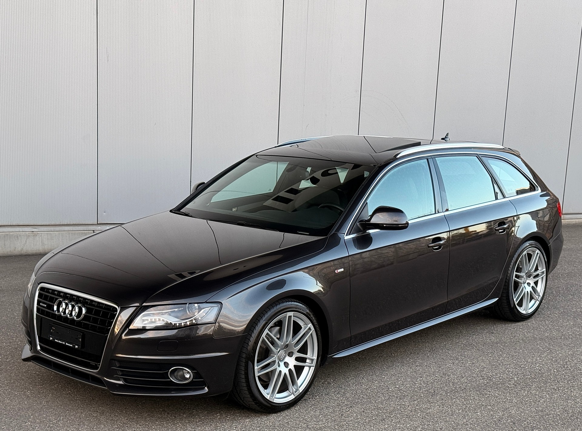 AUDI A4 Avant 3.2 FSI quattro tiptronic-image-3