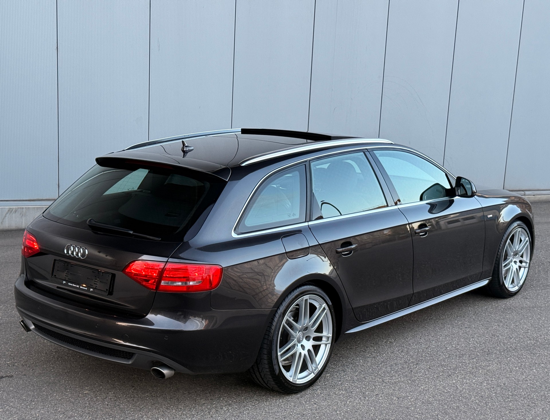 AUDI A4 Avant 3.2 FSI quattro tiptronic-image-4