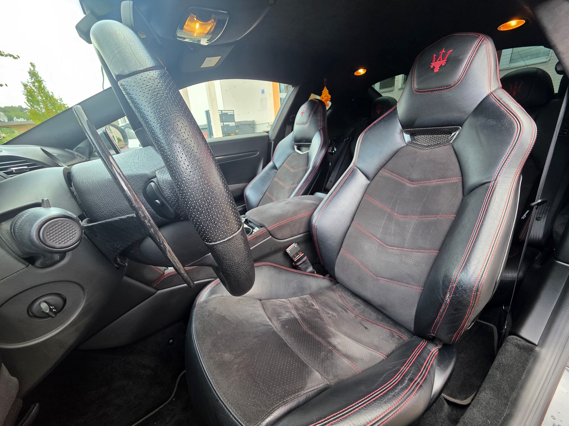 MASERATI GranTurismo MC Stradale Centenial Edition-image-11