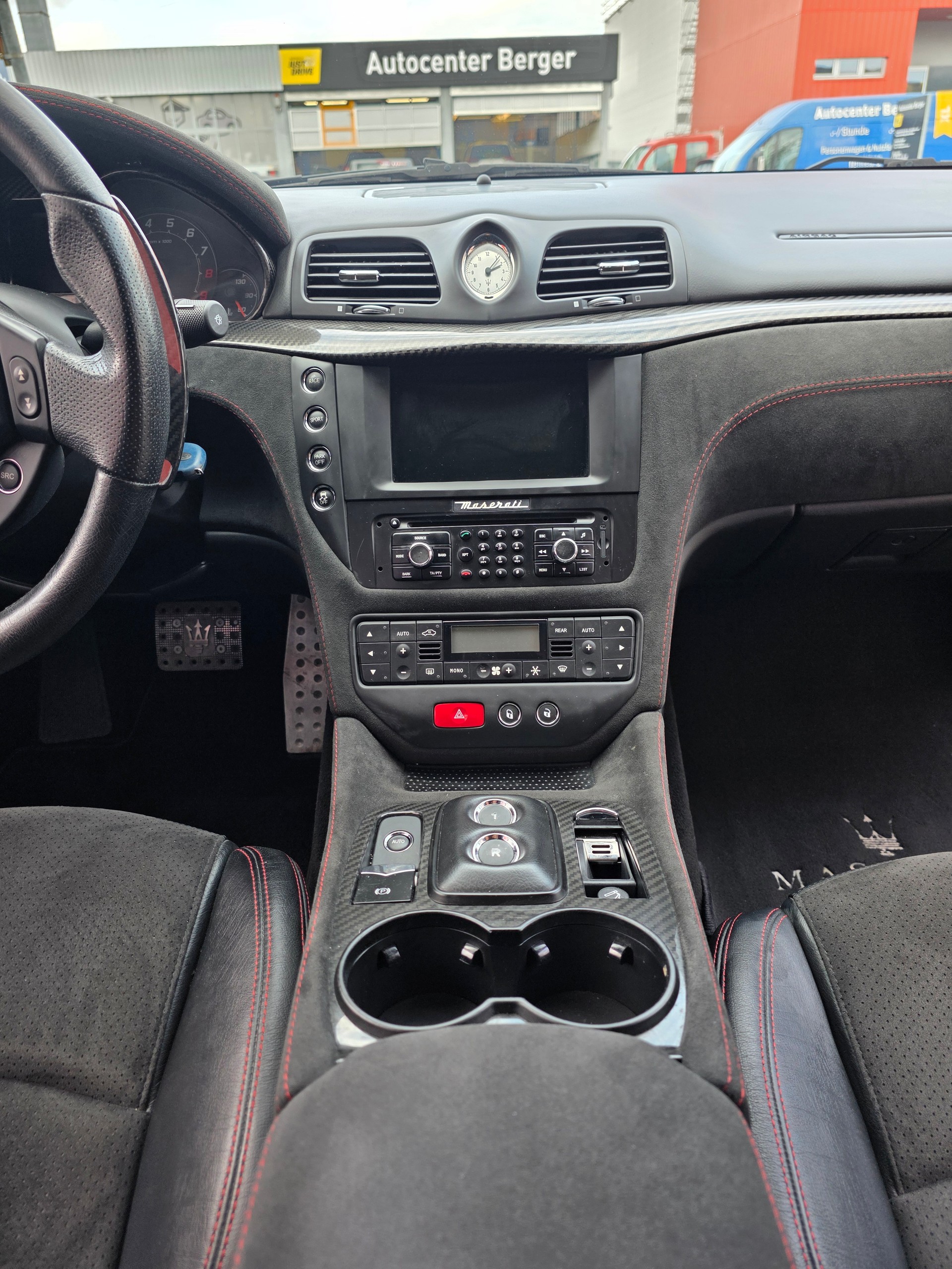 MASERATI GranTurismo MC Stradale Centenial Edition-image-13