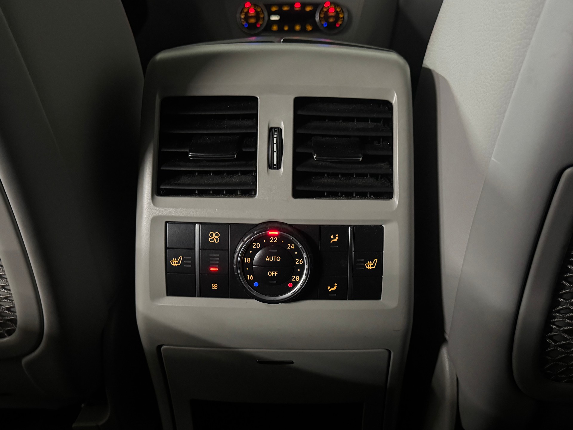 MERCEDES-BENZ ML 350 BlueTEC Executive 4Matic 7G-Tronic, Voll Ausstattung-image-12