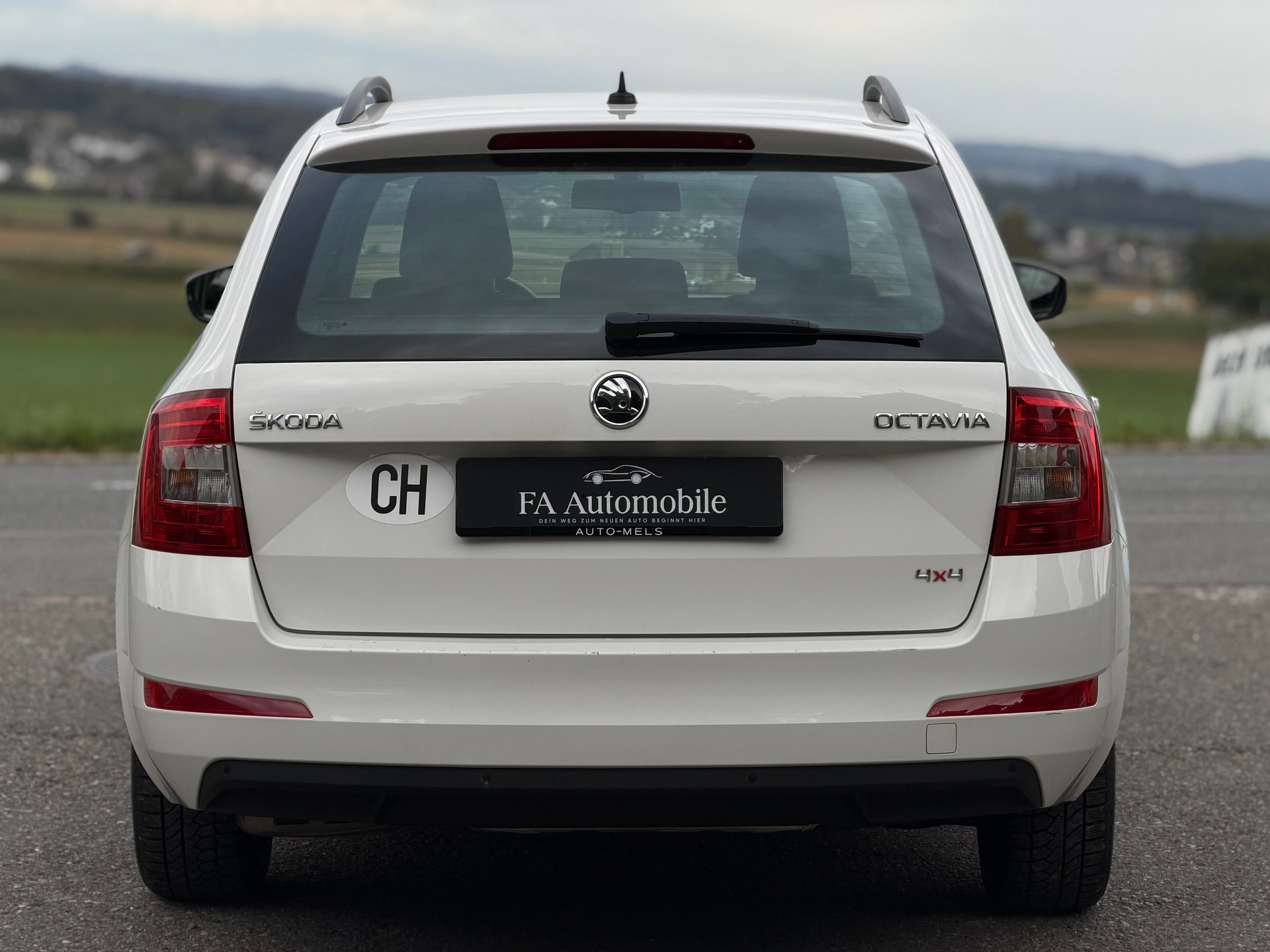 SKODA Octavia Combi 2.0 TDI Ambition 4x4 DSG-image-3