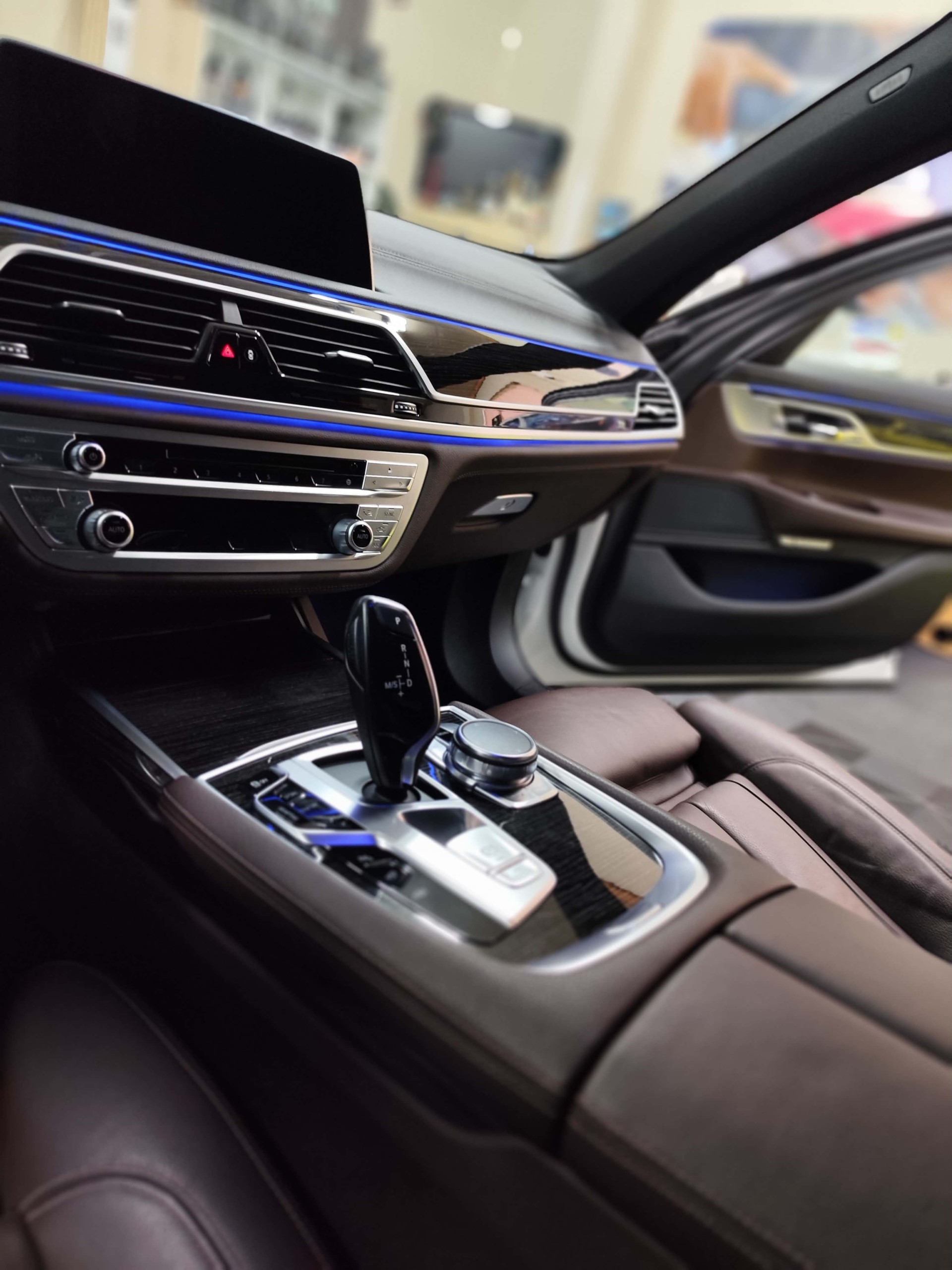 BMW 730d xDrive-image-9
