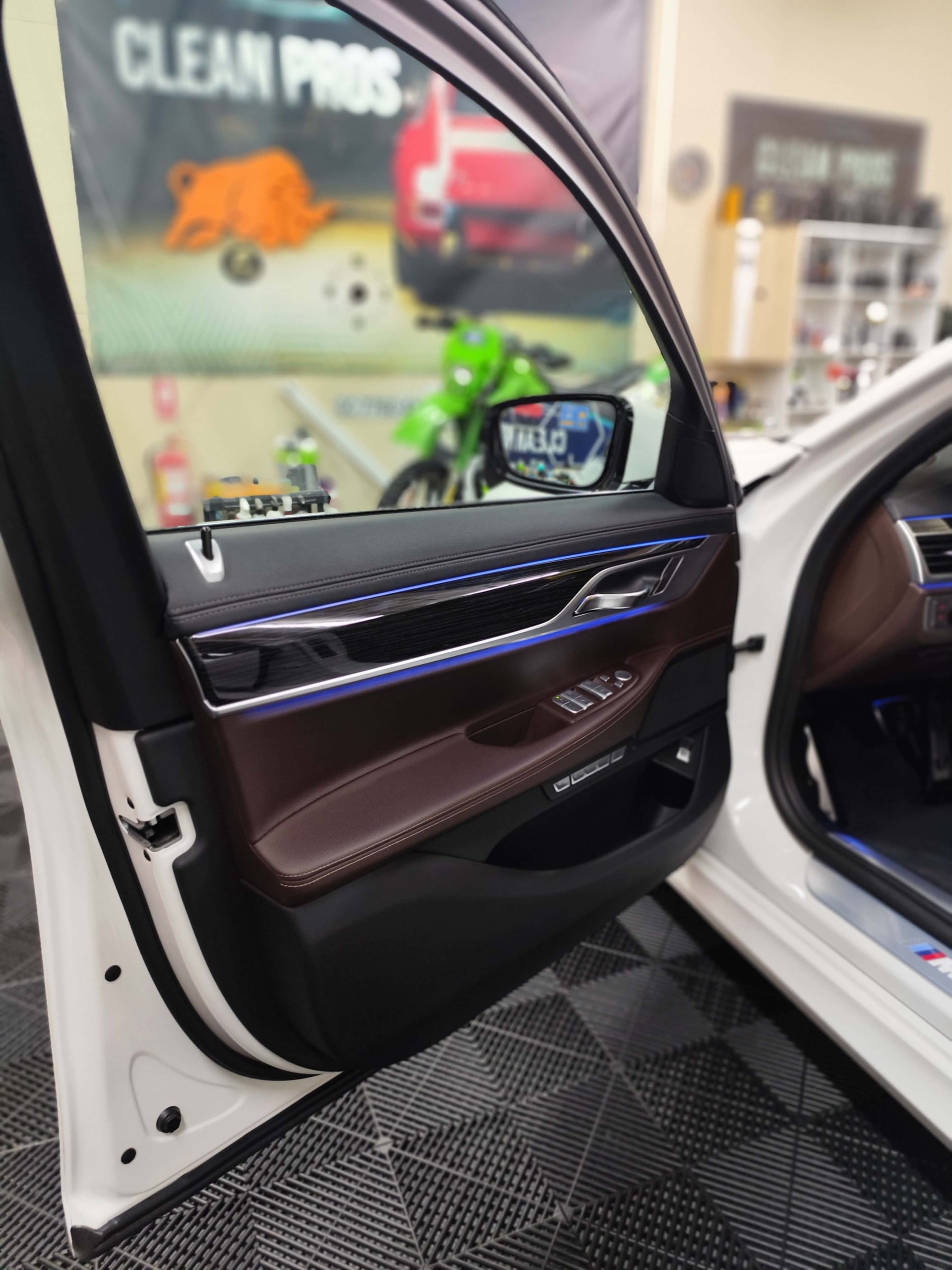 BMW 730d xDrive-image-6