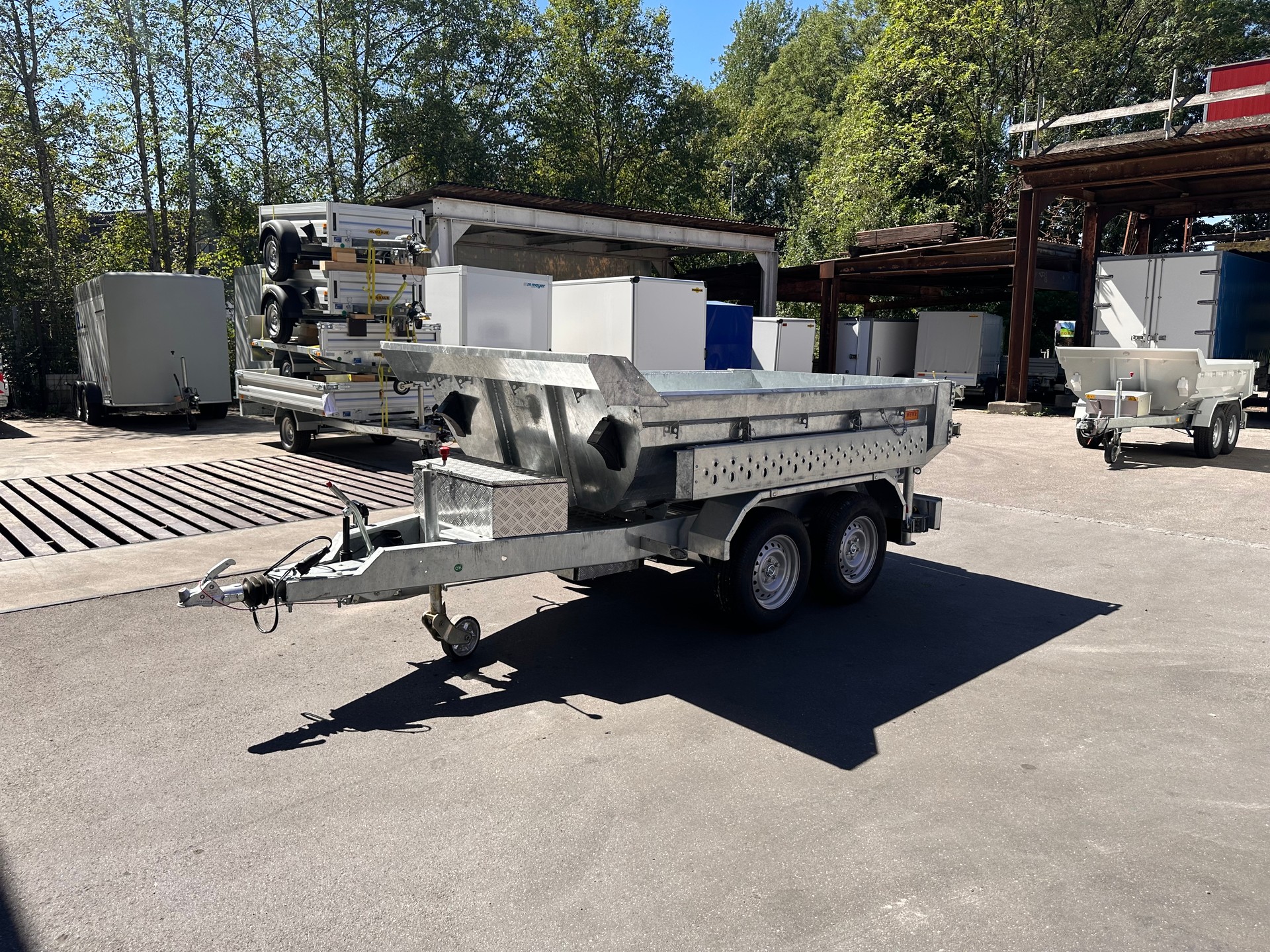 POP INDUSTRY RF2 Muldenkipper-showroom-element-2
