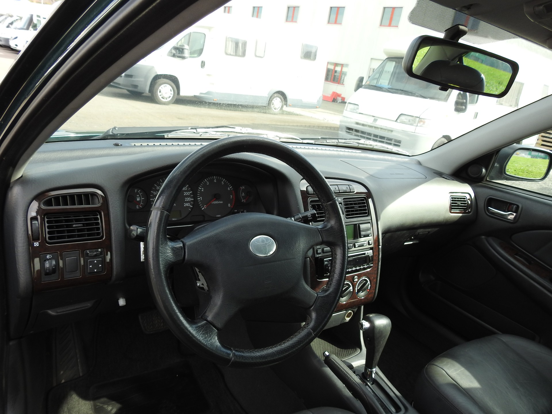 TOYOTA Avensis 2.0 VVT-i Linea Sol Sedan Automatic-image-11