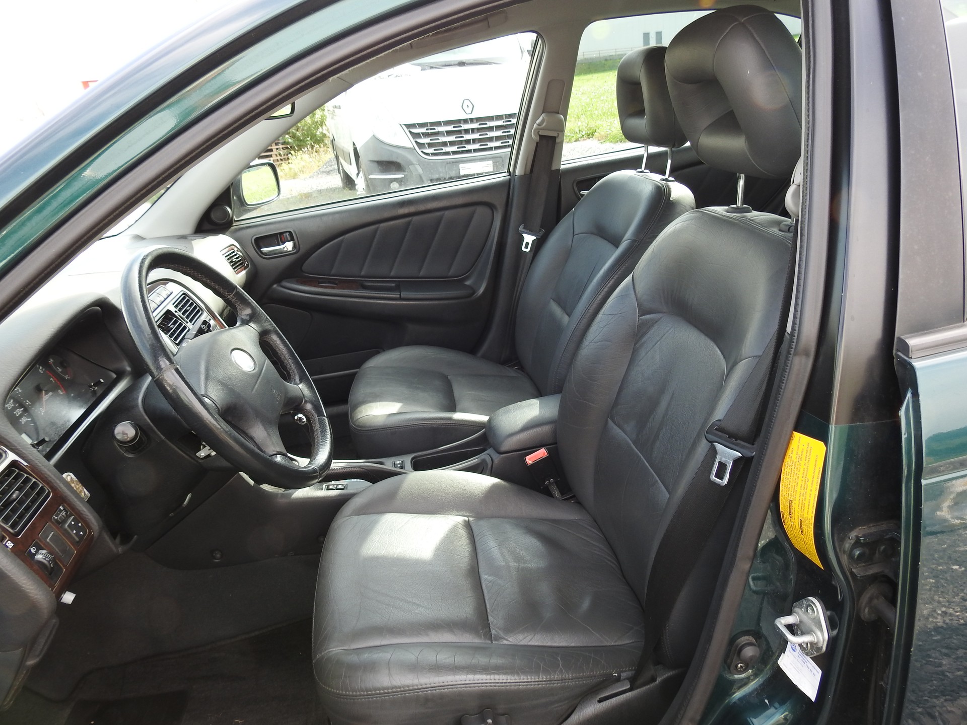 TOYOTA Avensis 2.0 VVT-i Linea Sol Sedan Automatic-image-12