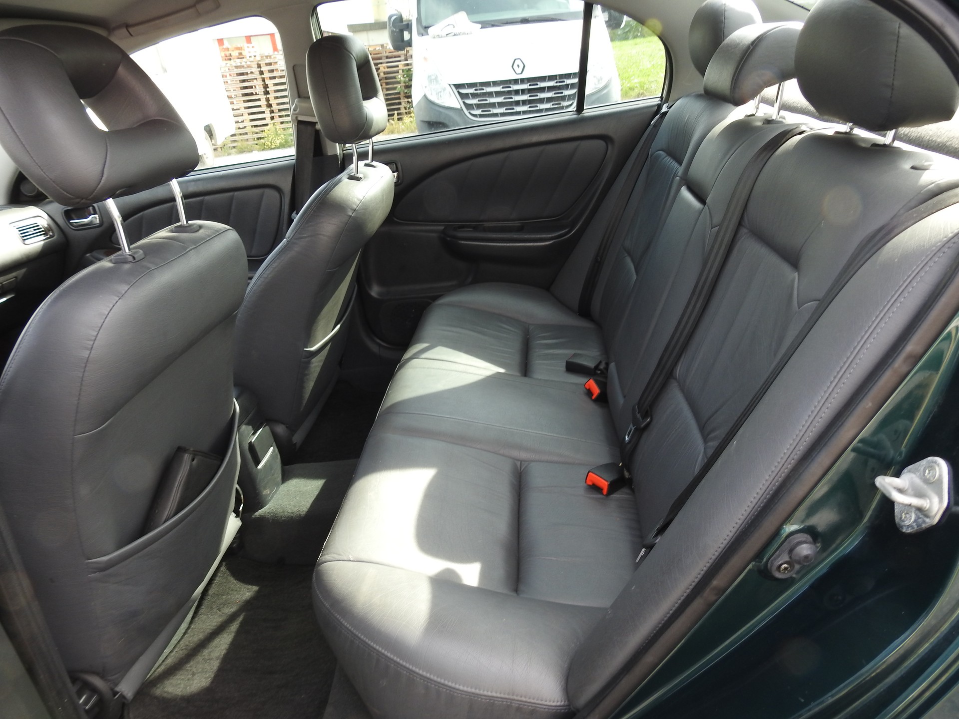 TOYOTA Avensis 2.0 VVT-i Linea Sol Sedan Automatic-image-13