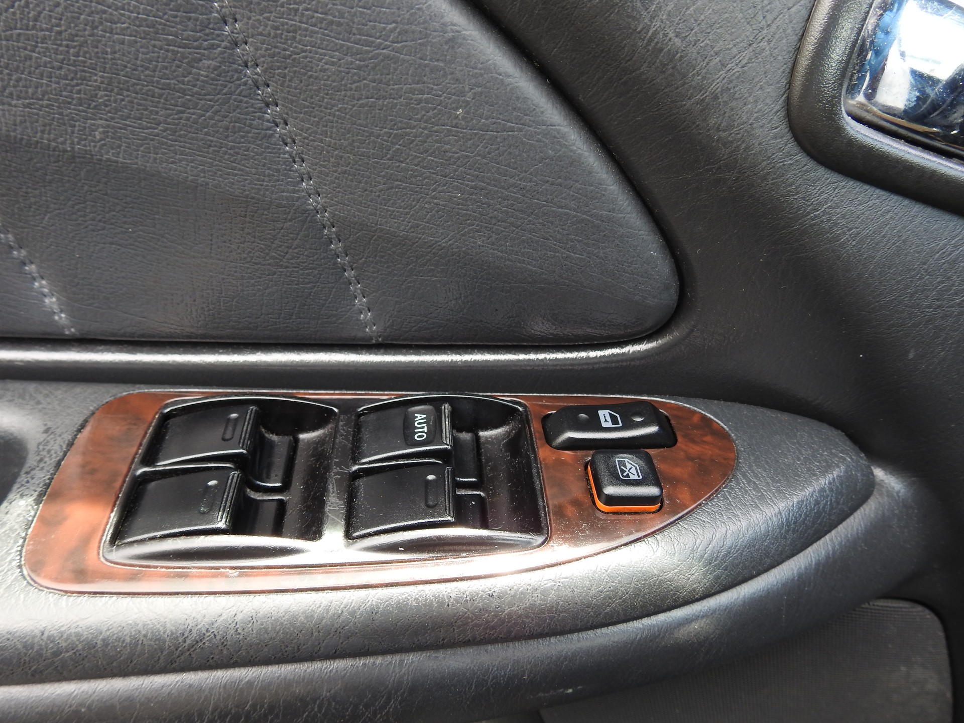 TOYOTA Avensis 2.0 VVT-i Linea Sol Sedan Automatic-image-22