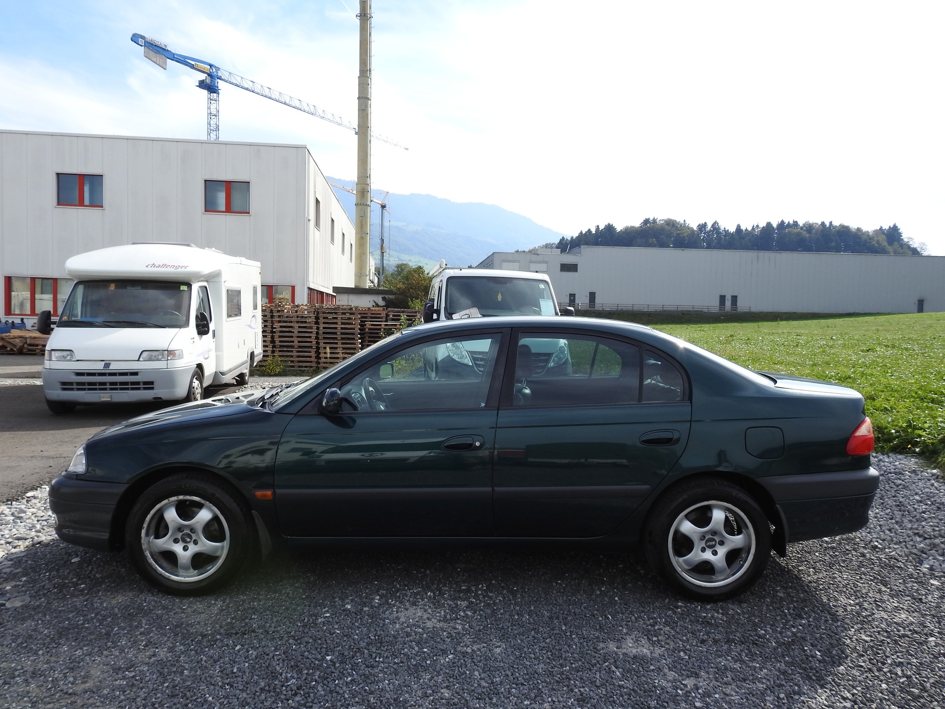TOYOTA Avensis 2.0 VVT-i Linea Sol Sedan Automatic-image-2