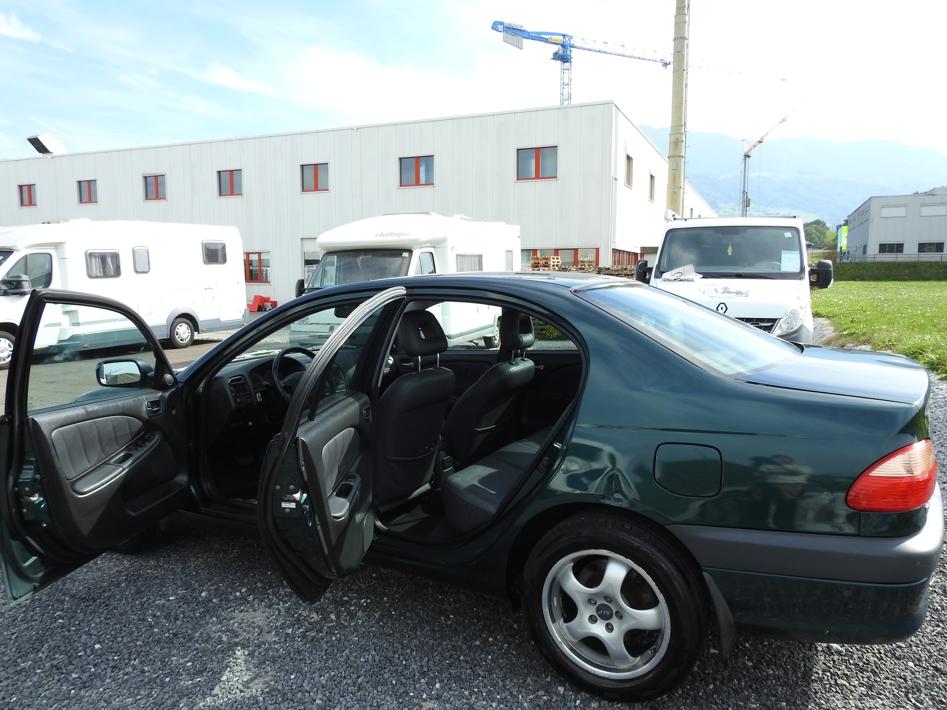 TOYOTA Avensis 2.0 VVT-i Linea Sol Sedan Automatic-image-14