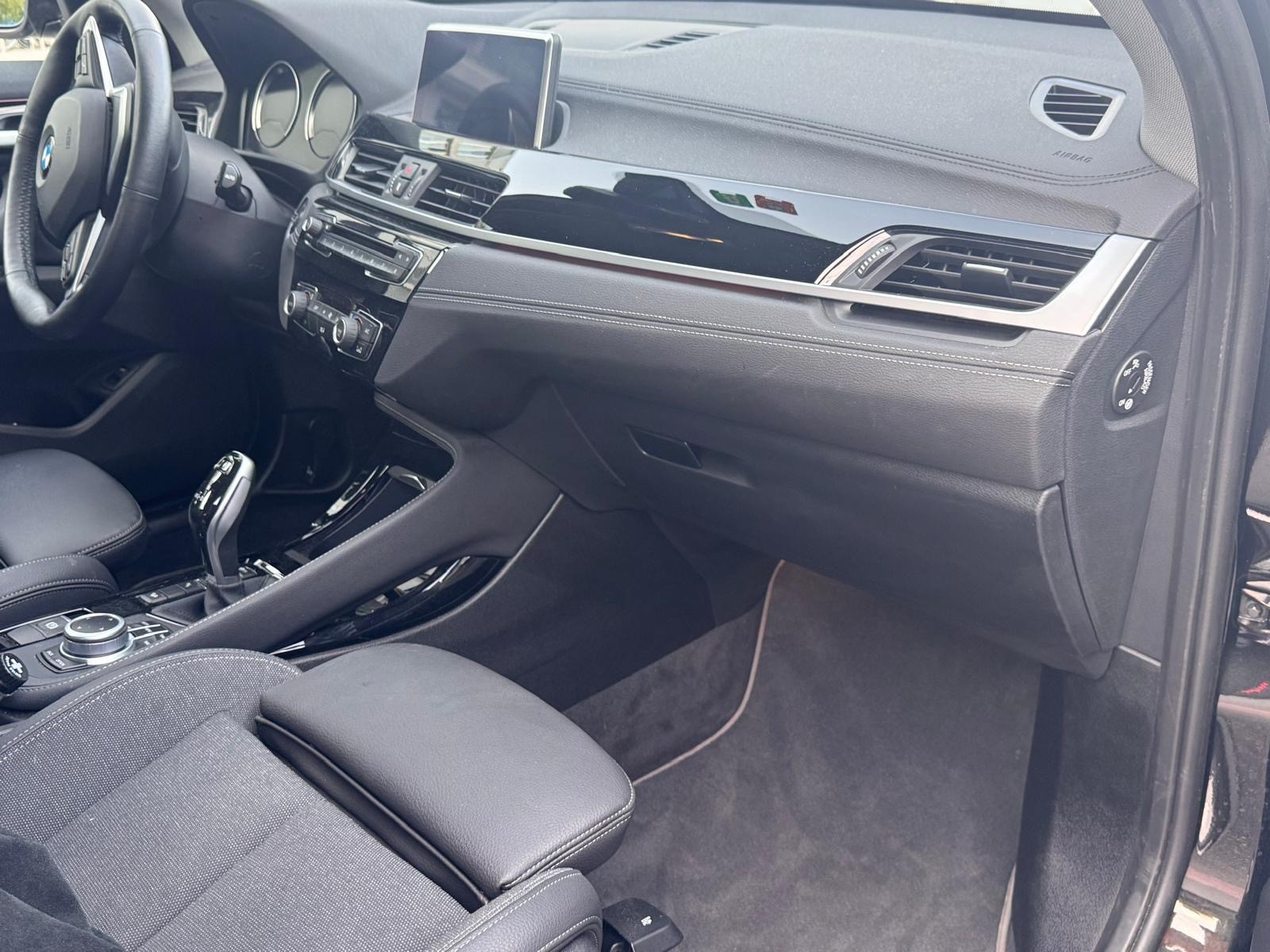 BMW 20i xDrive-image-5