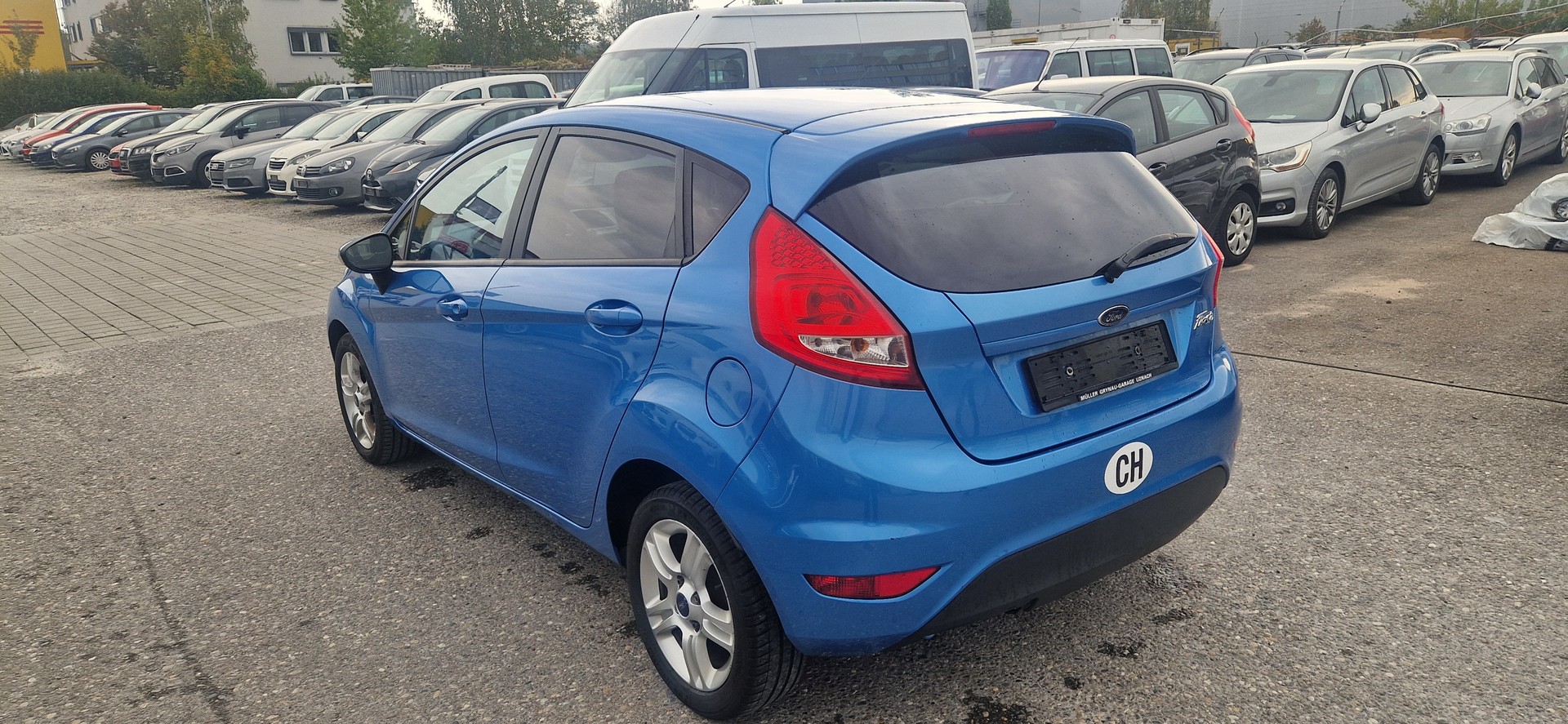 FORD Fiesta 1.4 16V Trend Automatic-image-4