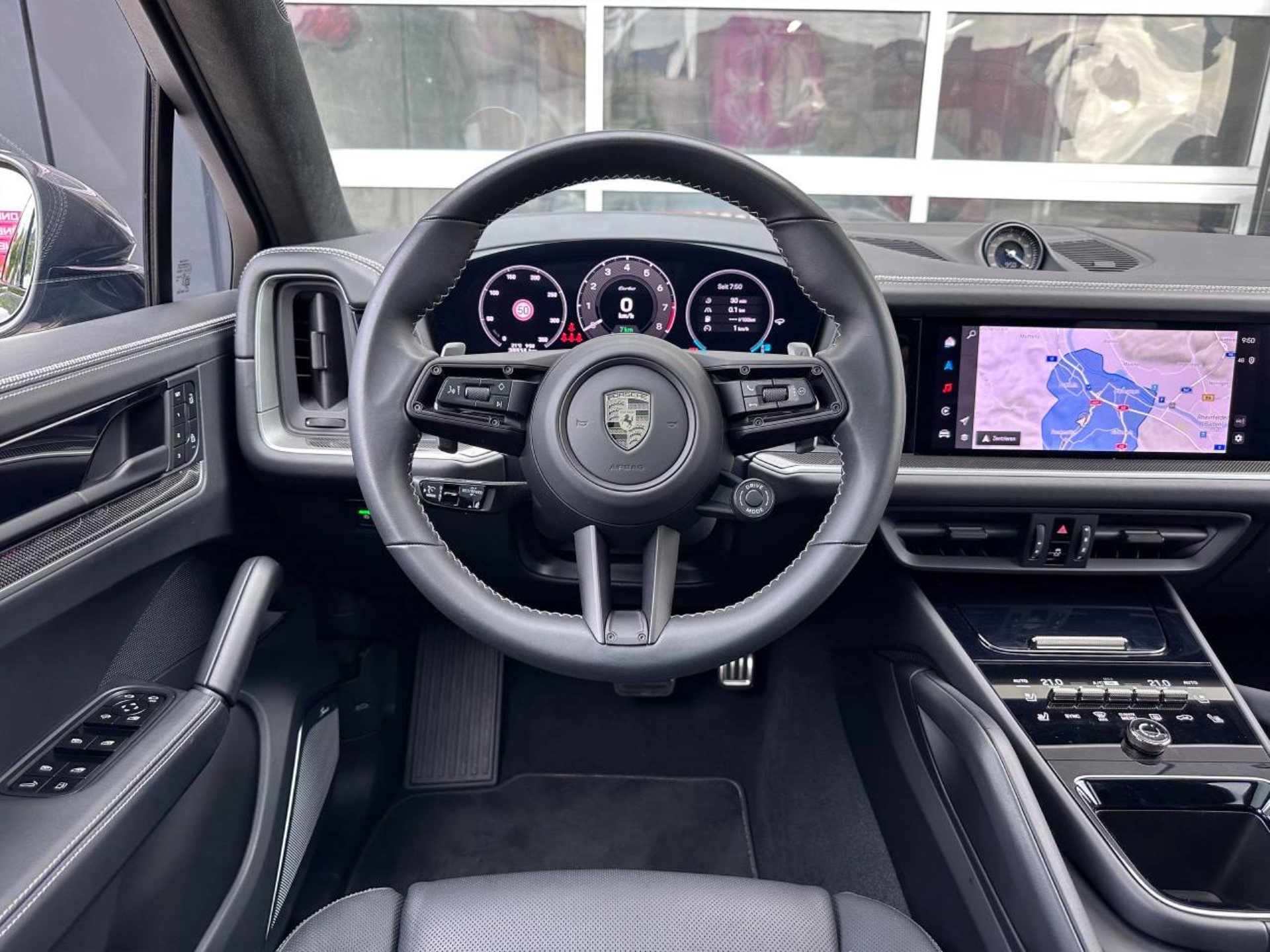 PORSCHE Cayenne Turbo E-Hybrid Coupé-image-12