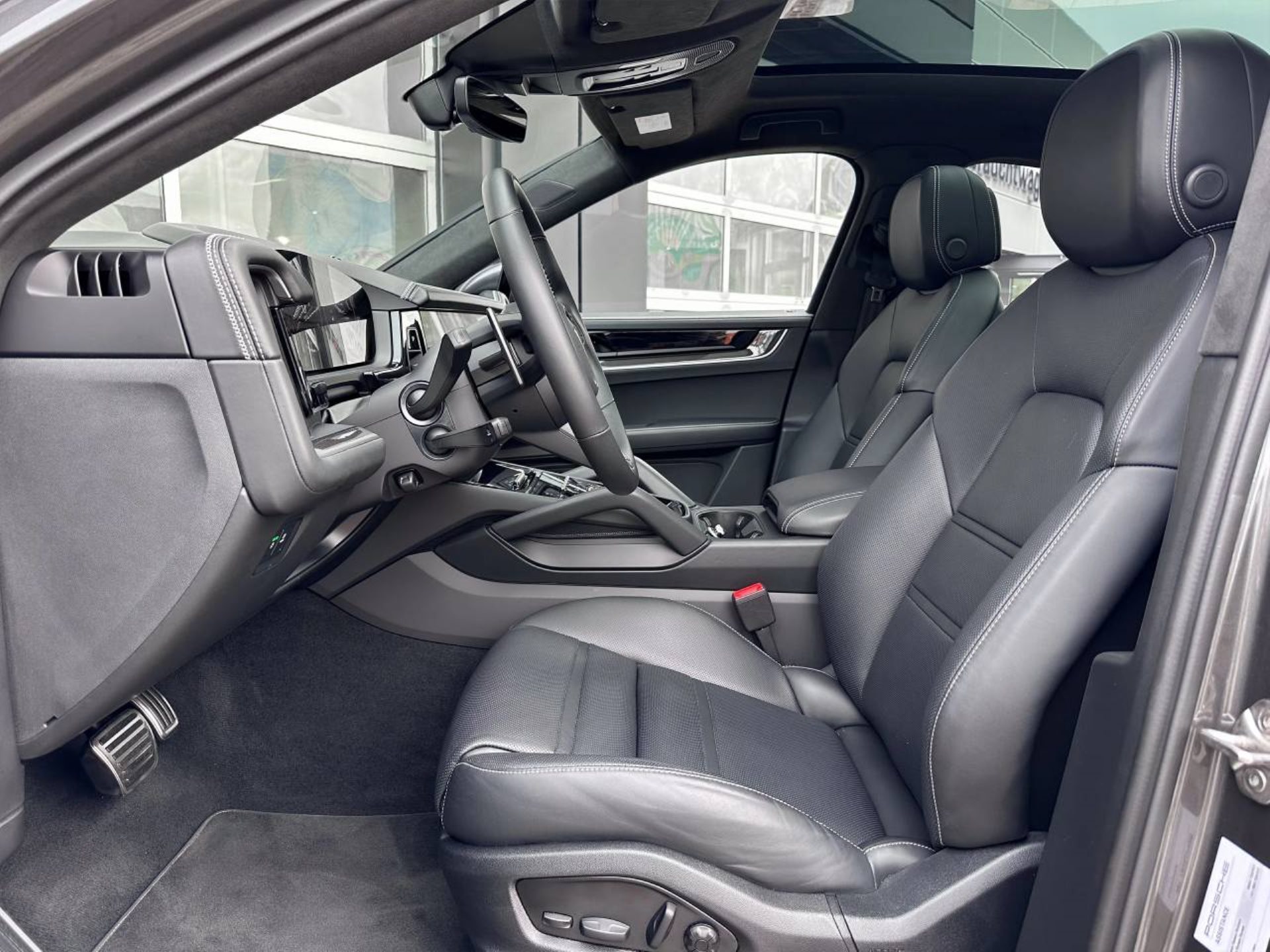 PORSCHE Cayenne Turbo E-Hybrid Coupé-image-4