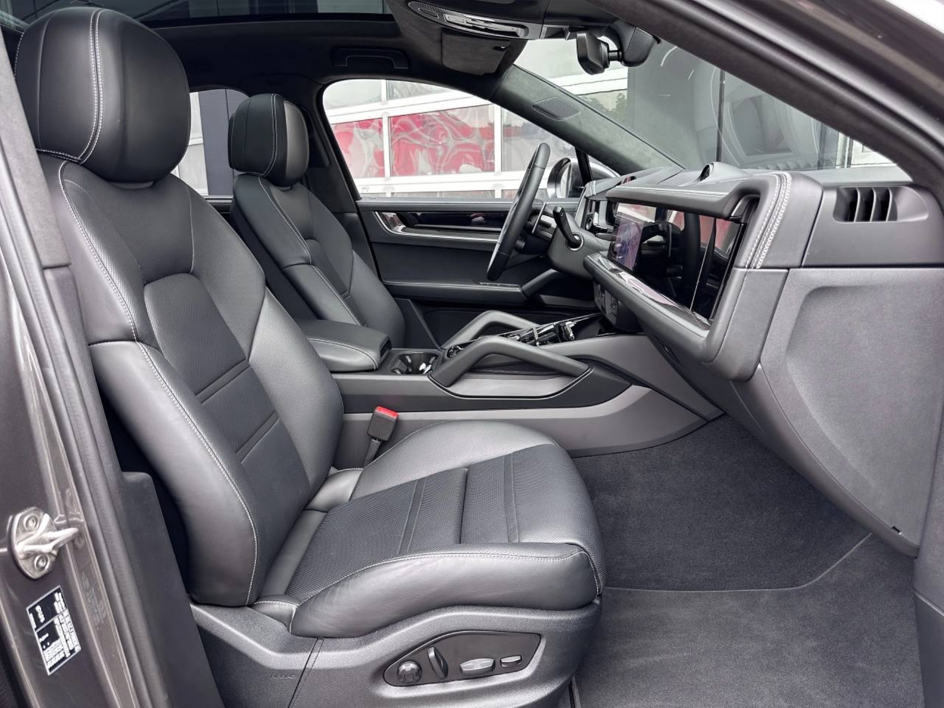 PORSCHE Cayenne Turbo E-Hybrid Coupé-image-18