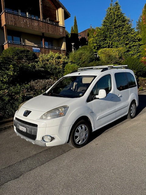 PEUGEOT 1.6 HDI 112 Trendy Clim-image-0