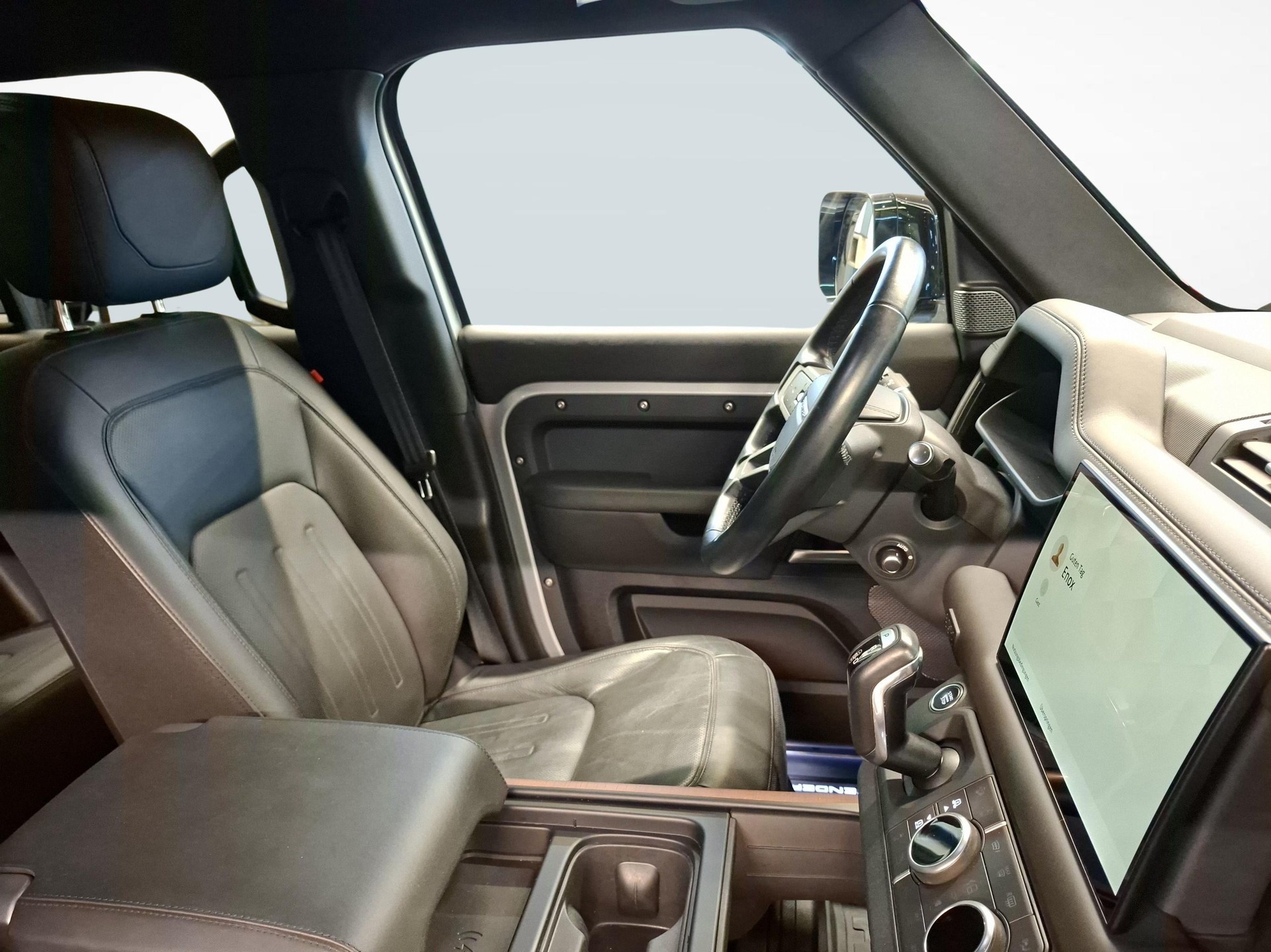 LAND ROVER Defender 110 3.0 D I6 300 X ( mit Standheizung )-image-9