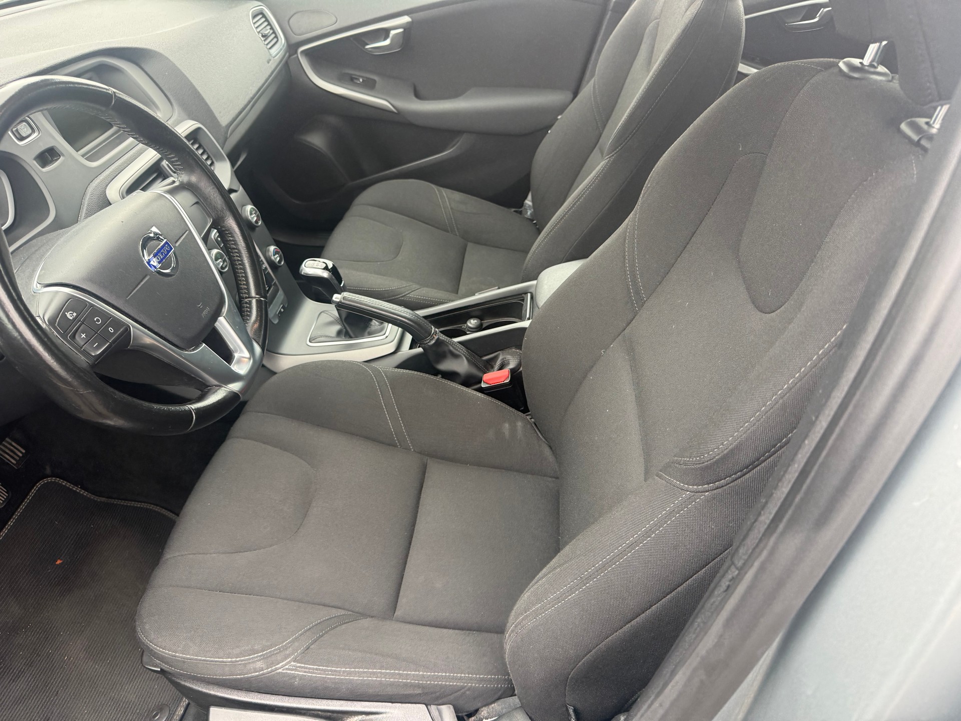 VOLVO V40 D3 Kinetic-image-7