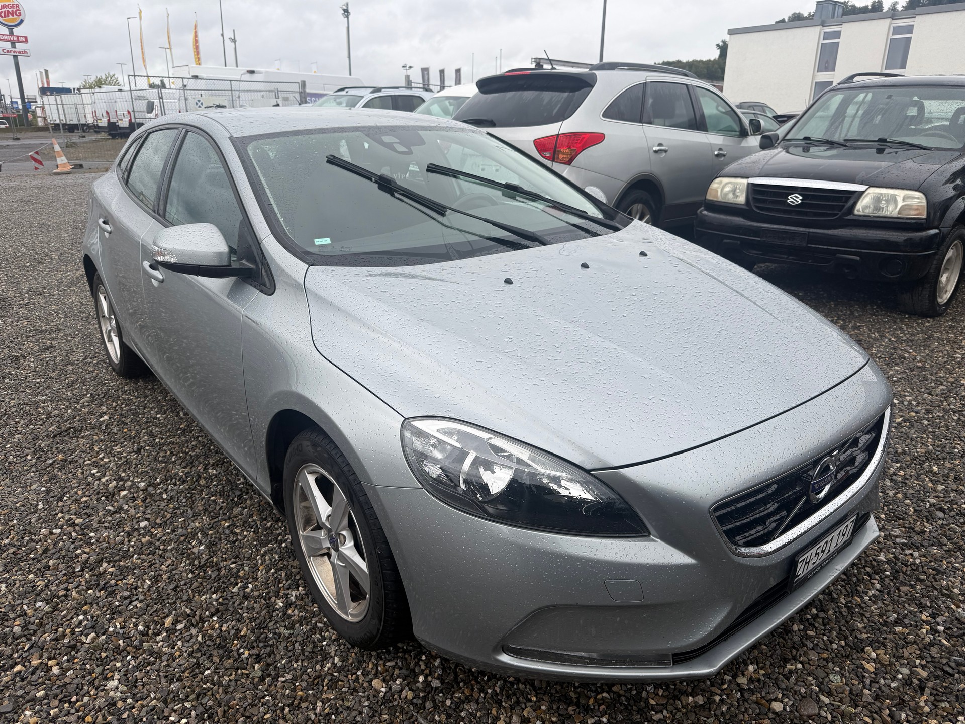 VOLVO V40 D3 Kinetic-image-1