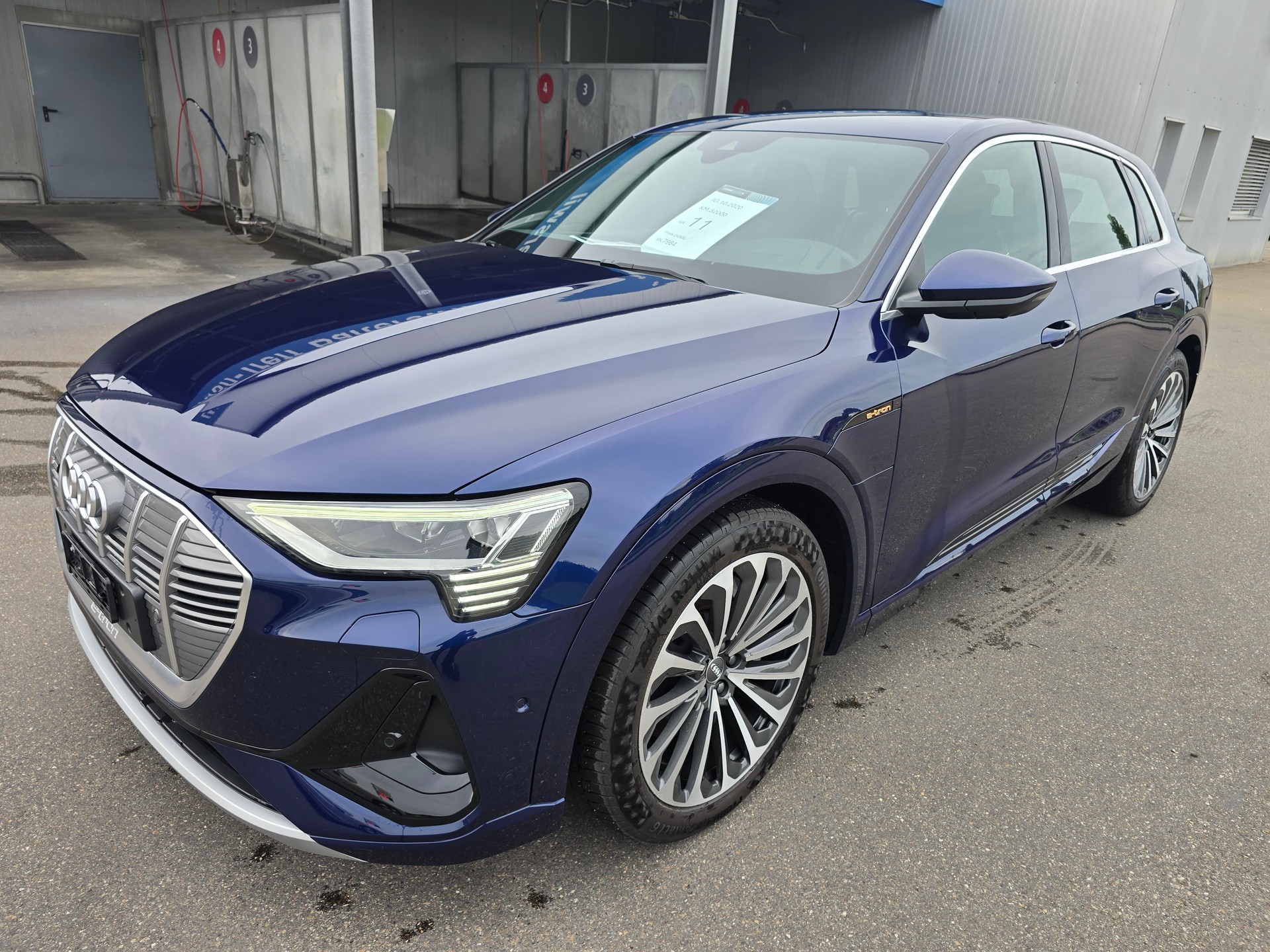 AUDI e-tron 55 S Line quattro-image-1