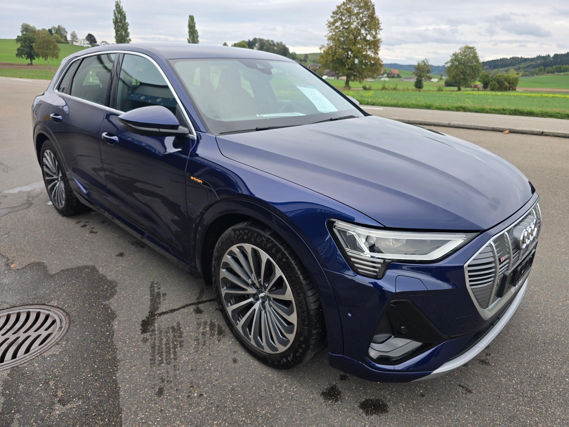 AUDI e-tron 55 S Line quattro-image-6