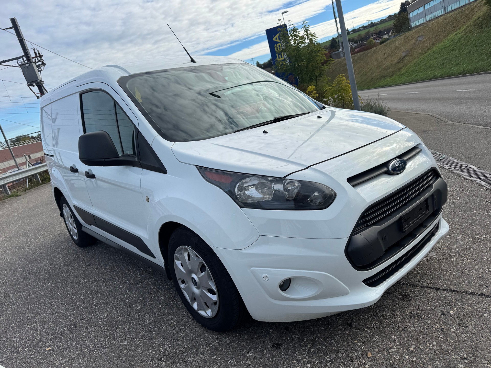 FORD Transit Connect Van T200 1.5 Eco Blue Trend-image-2
