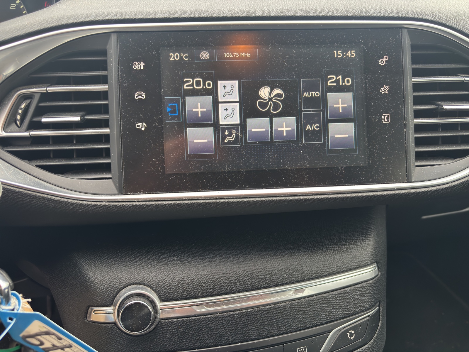 PEUGEOT 308 1.2 THP Active-image-10