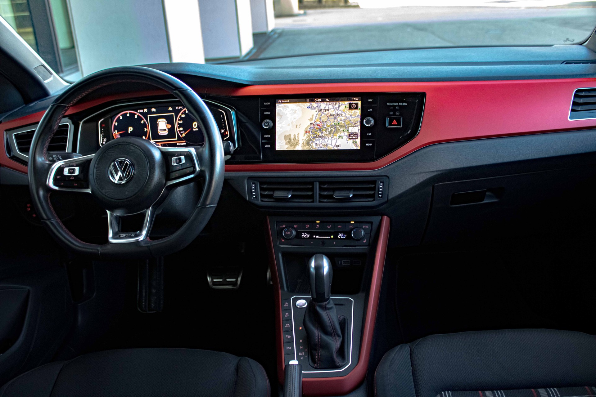 VW Polo 2.0 TSI GTI DSG-image-11