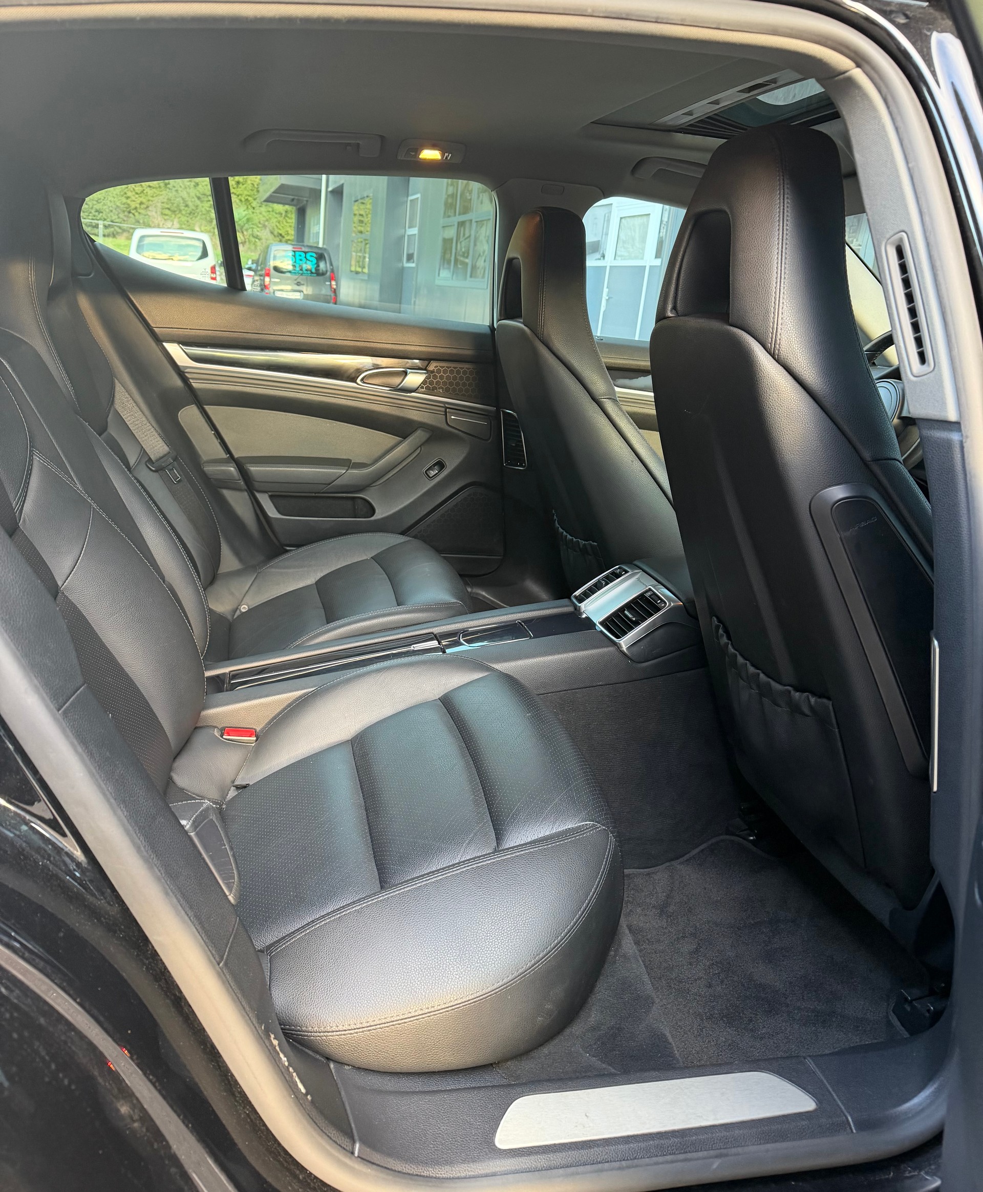 PORSCHE Panamera 4 3.6 PDK-image-8