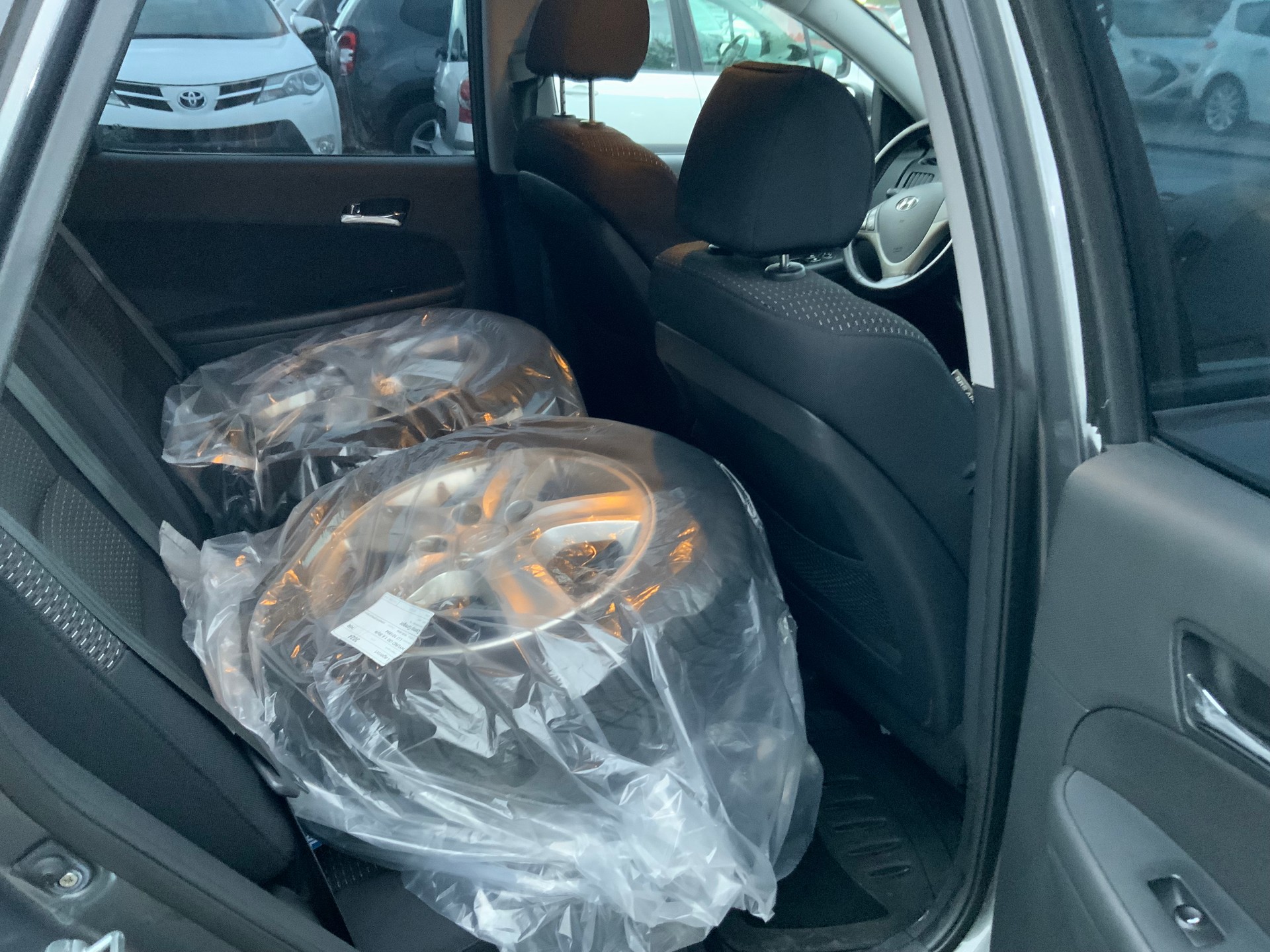 HYUNDAI i30 1.6 Style-image-12