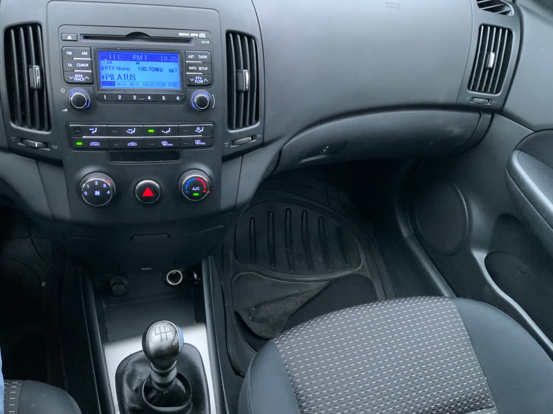 HYUNDAI i30 1.6 Style-image-9