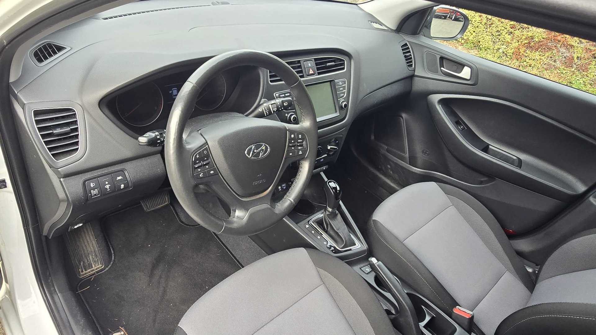 HYUNDAI i20 Active 1.0 T-GDi Amplia DCT premium-image-4