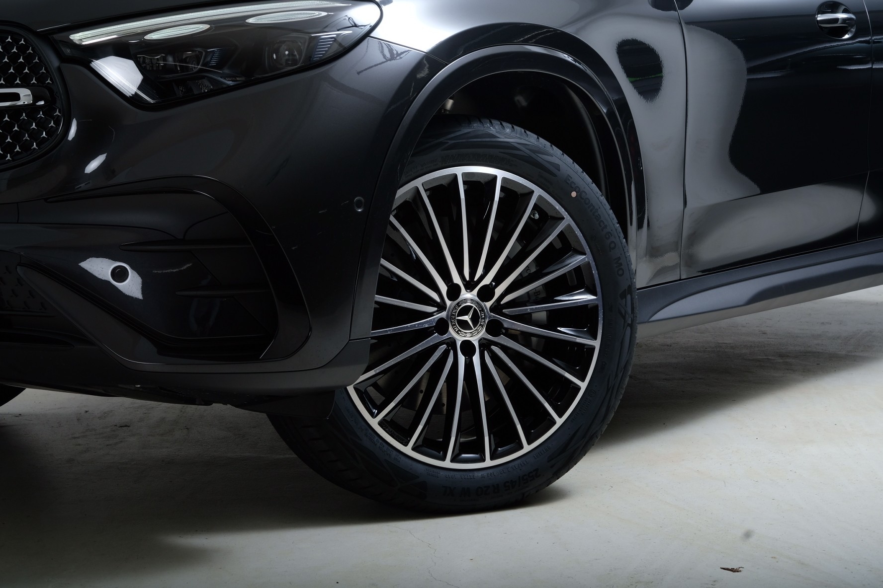 MERCEDES-BENZ GLC 300 AMG Line 4matic X254-showroom-element-1