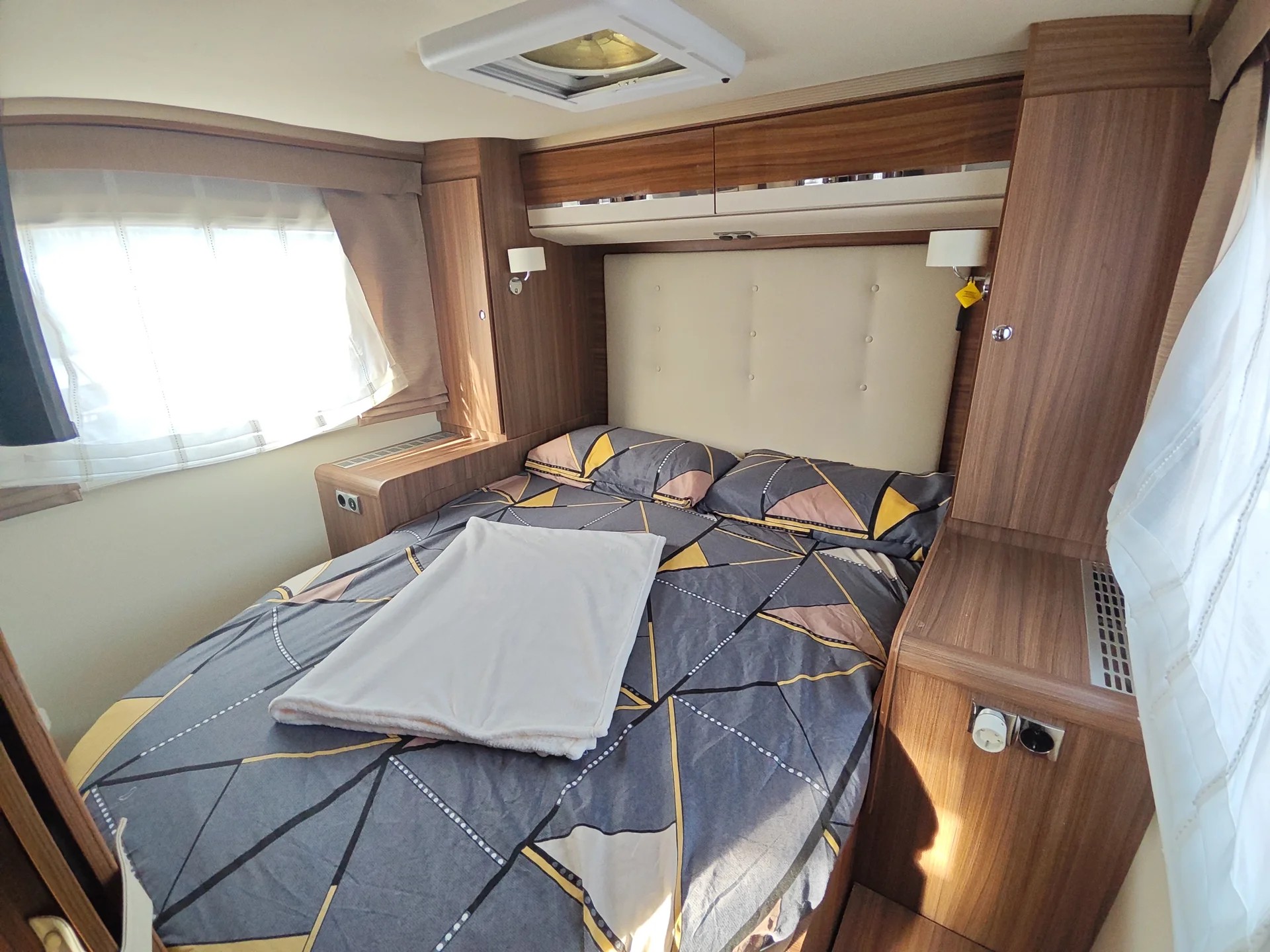 EURA MOBIL Profila T 725 QB***Der Eura Mobil vereint echten Hotelkomfort mit absoluter Winterfestigkeit***-showroom-element-3