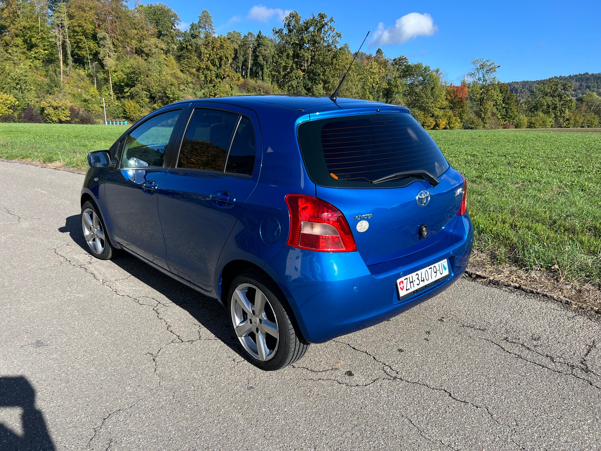 TOYOTA Yaris 1.3 Linea Sol-image-3