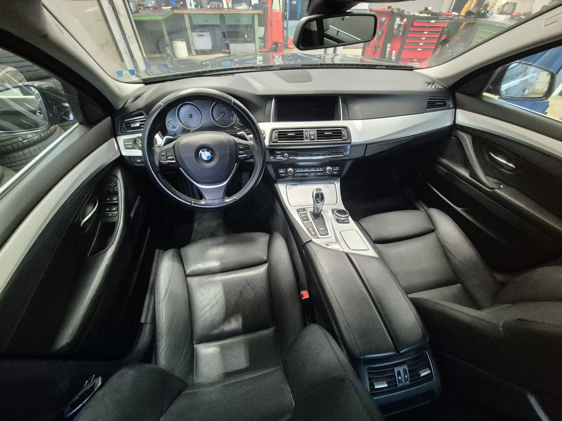 BMW 525d xDrive Steptronic-image-11