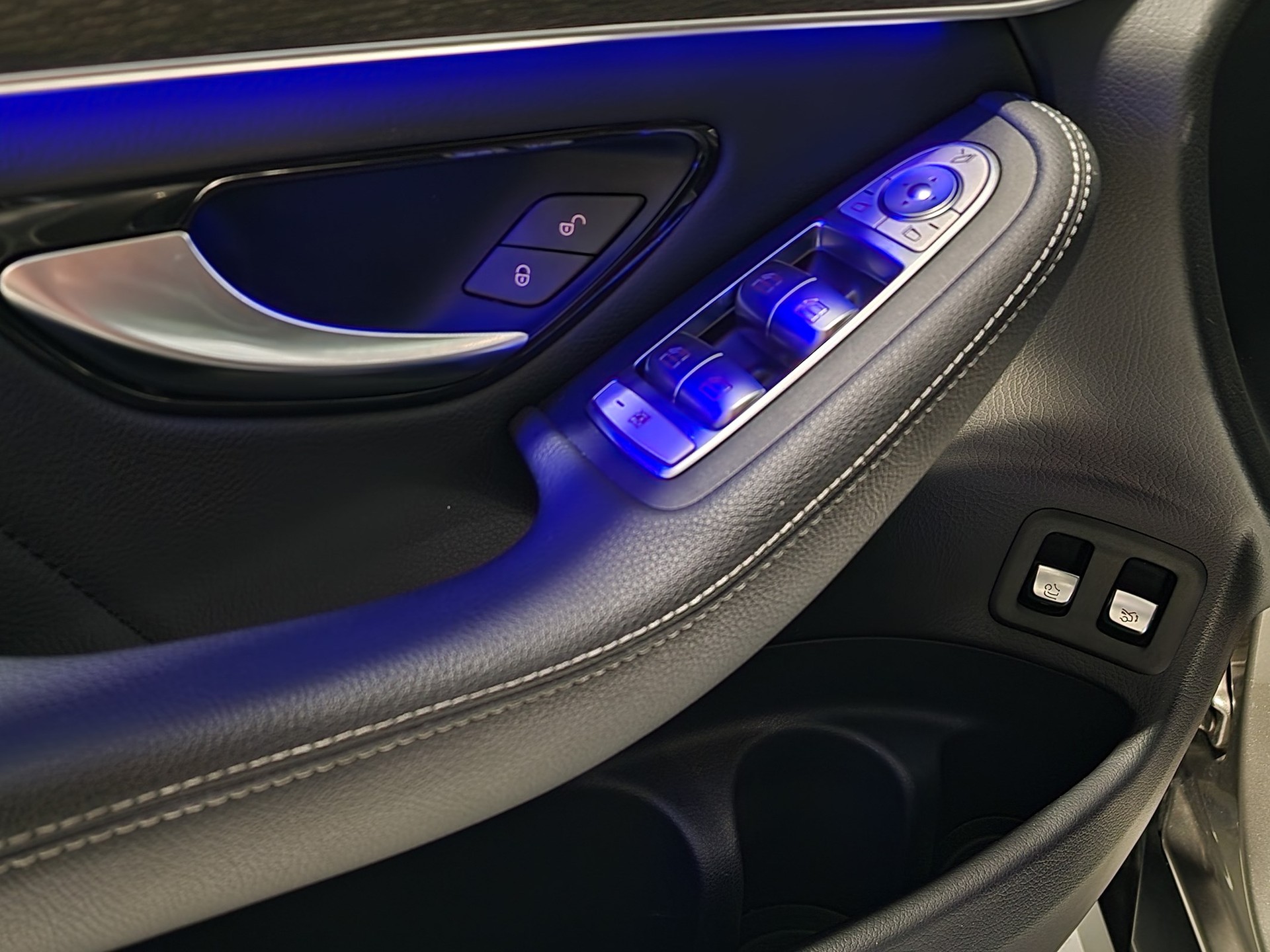 MERCEDES-BENZ GLC 43 AMG 4Matic 9G-Tronic-image-15