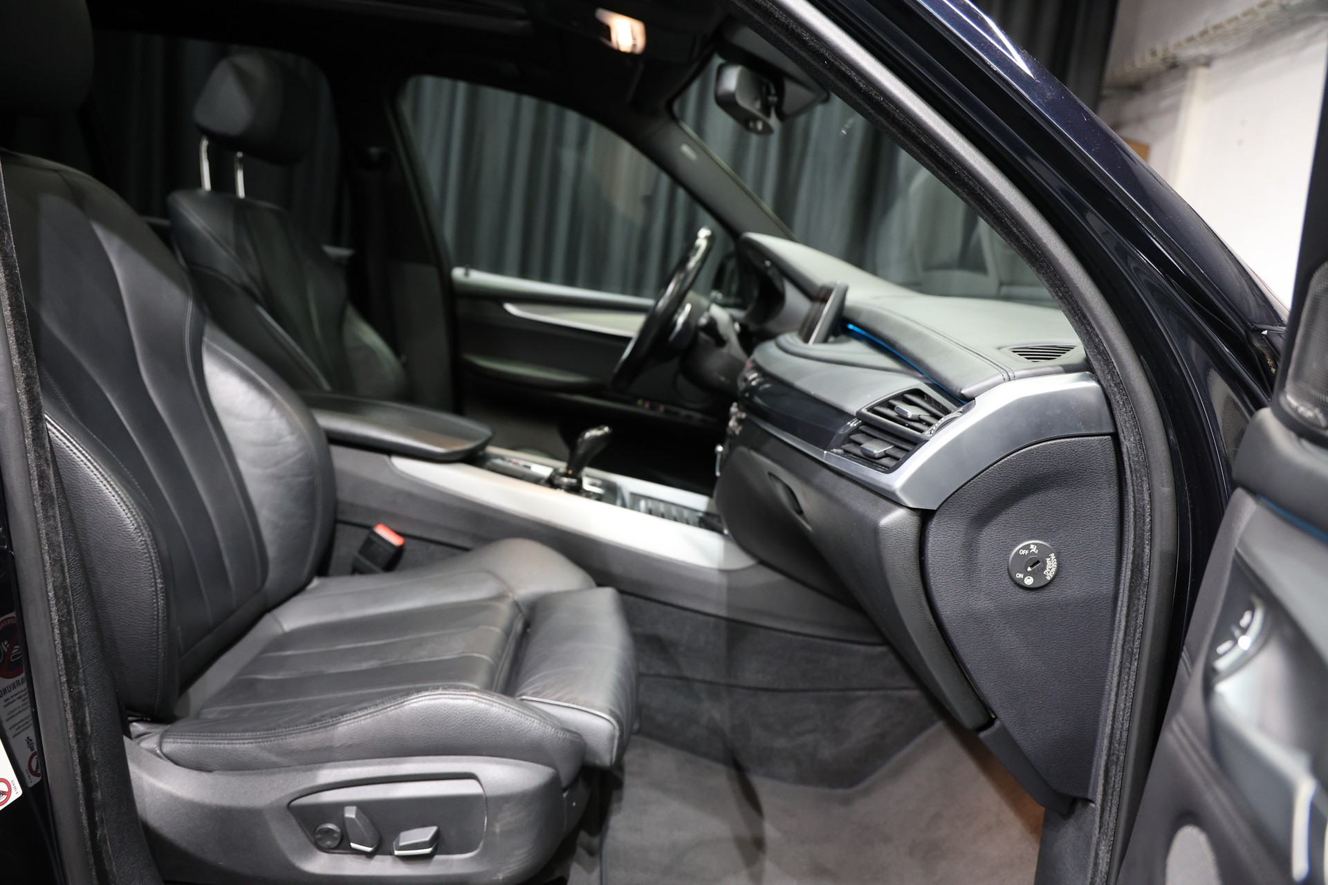 BMW X5 xDrive Pure Sport M50d 381PS F15-image-3