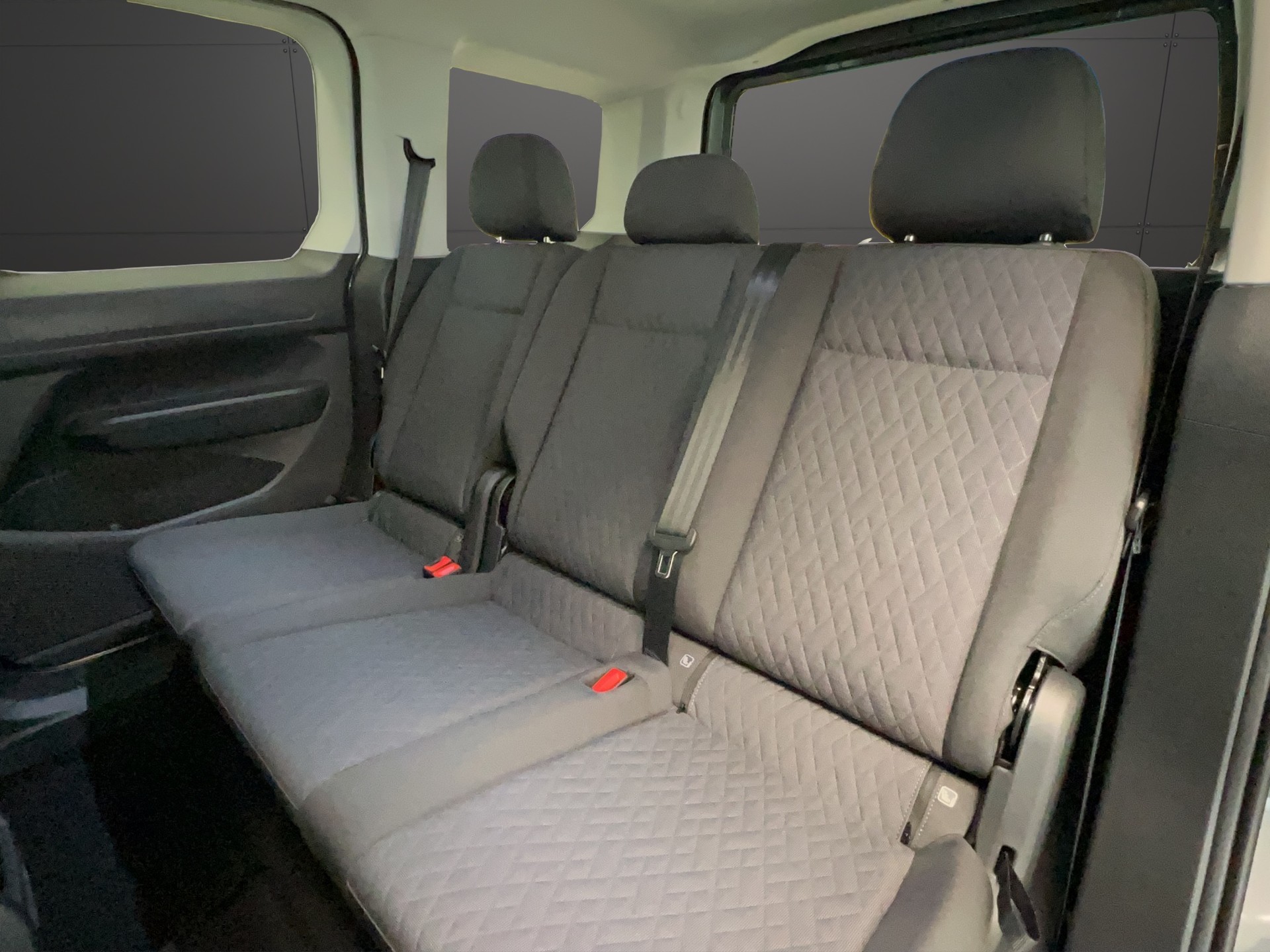 VW Caddy 1.5 TSI Life DSG-image-7