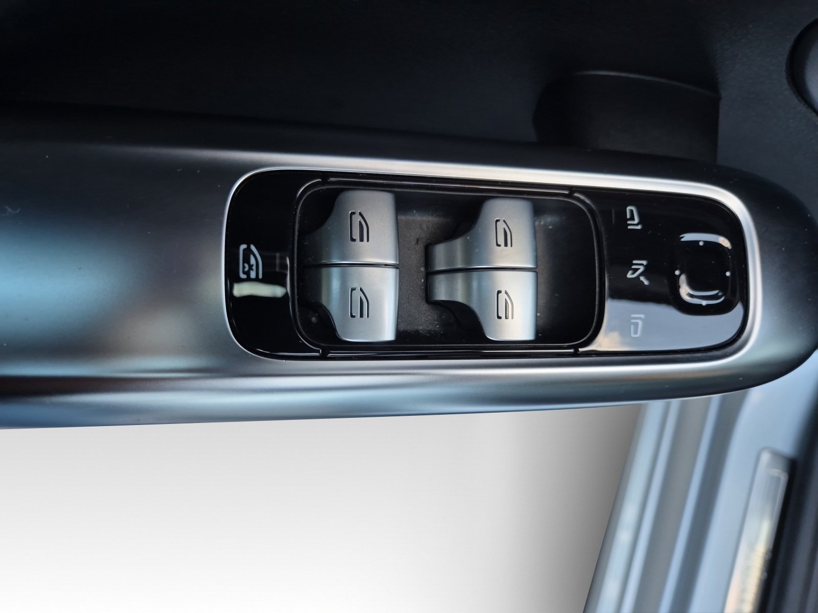 MERCEDES-BENZ C 200 Avantgarde-image-12