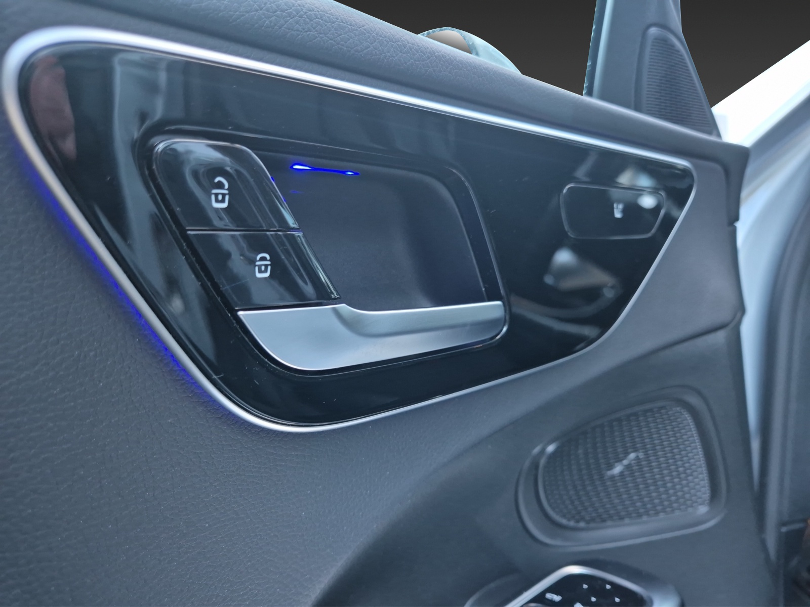 MERCEDES-BENZ C 200 Avantgarde-image-11