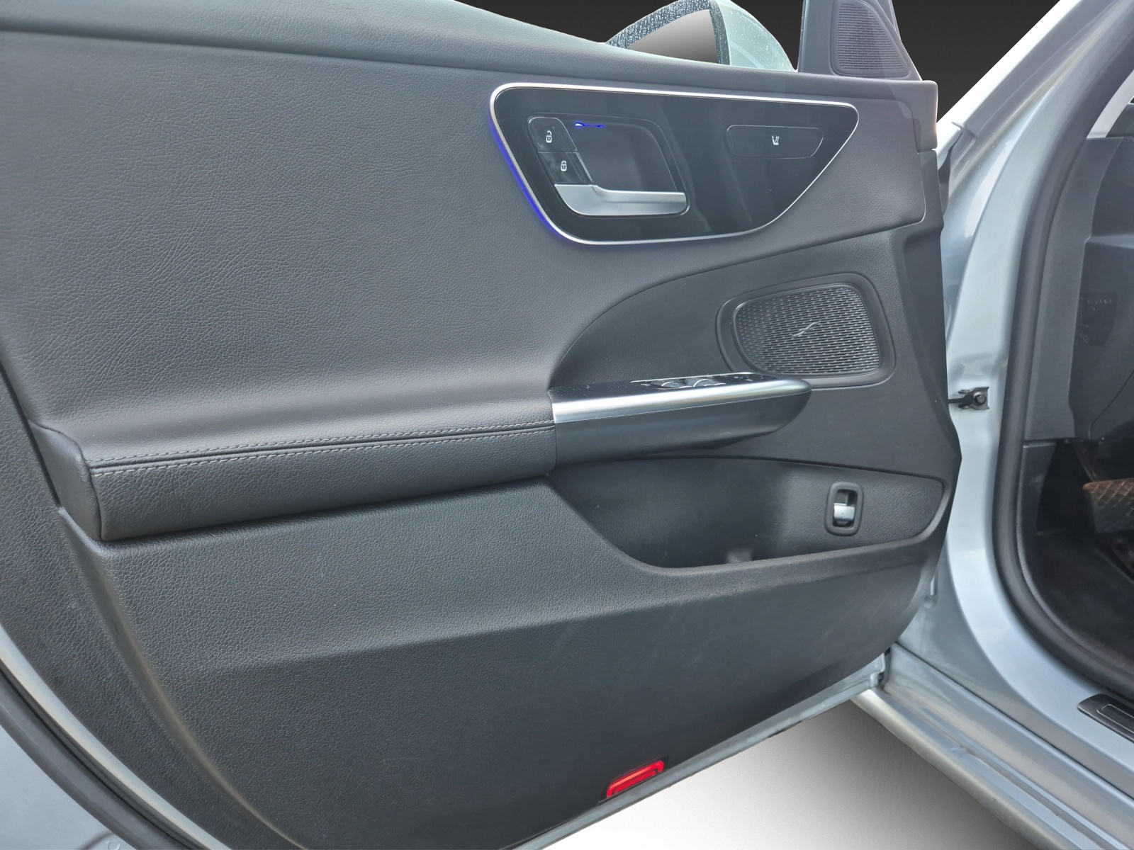 MERCEDES-BENZ C 200 Avantgarde-image-10