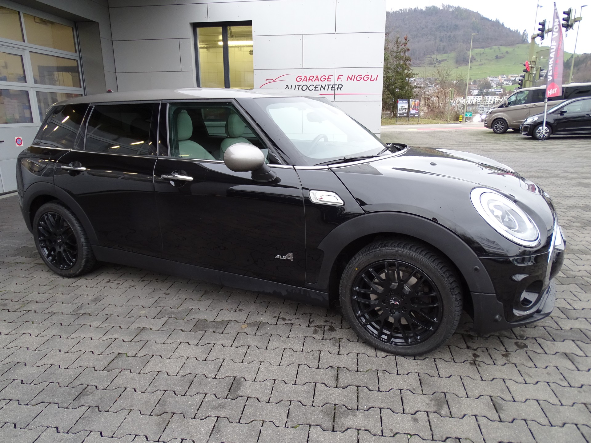 MINI Mini Clubman Cooper S ALL4 Steptronic-image-2
