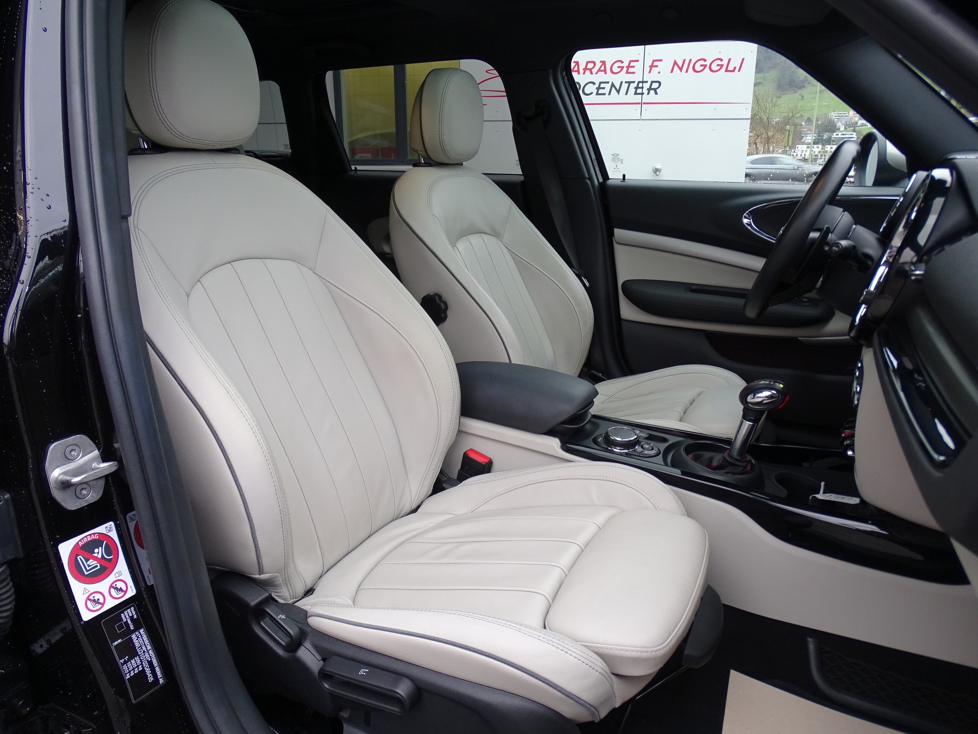 MINI Mini Clubman Cooper S ALL4 Steptronic-image-24