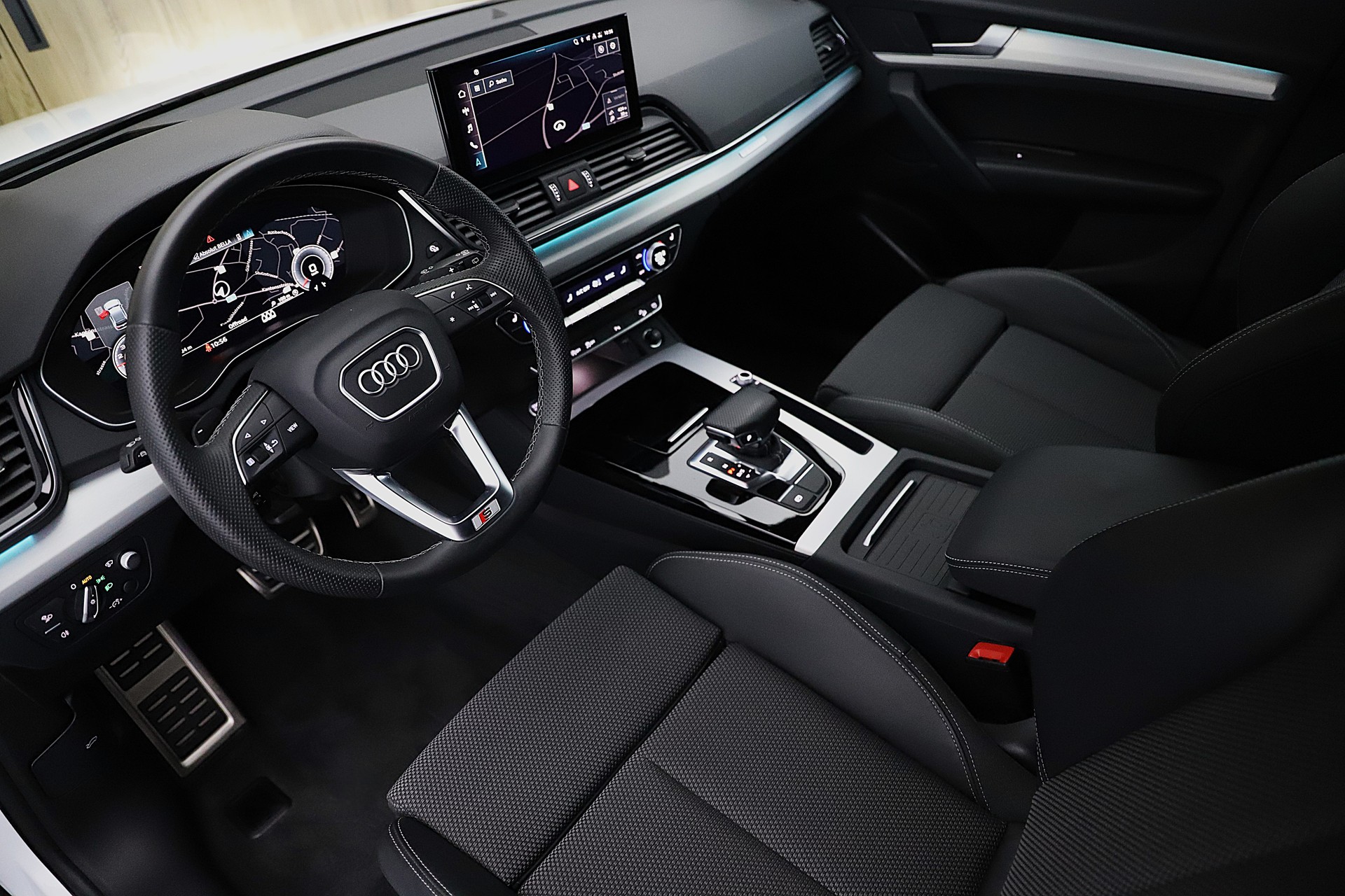 AUDI Q5 Sportback 45 TFSI S line quattro S-tronic-image-4
