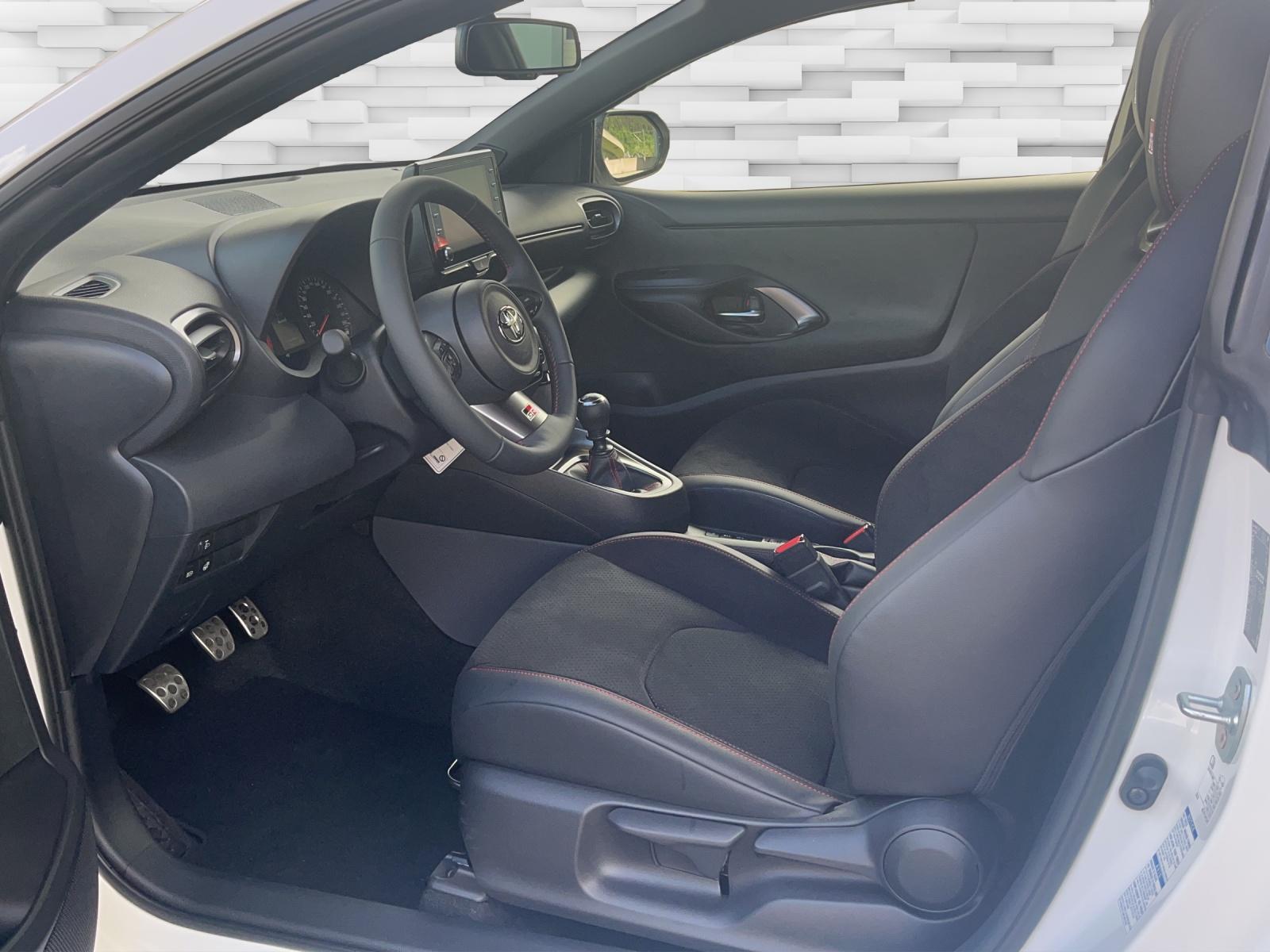 TOYOTA GR Yaris 1.6 Turbo Sport 4x4-image-9