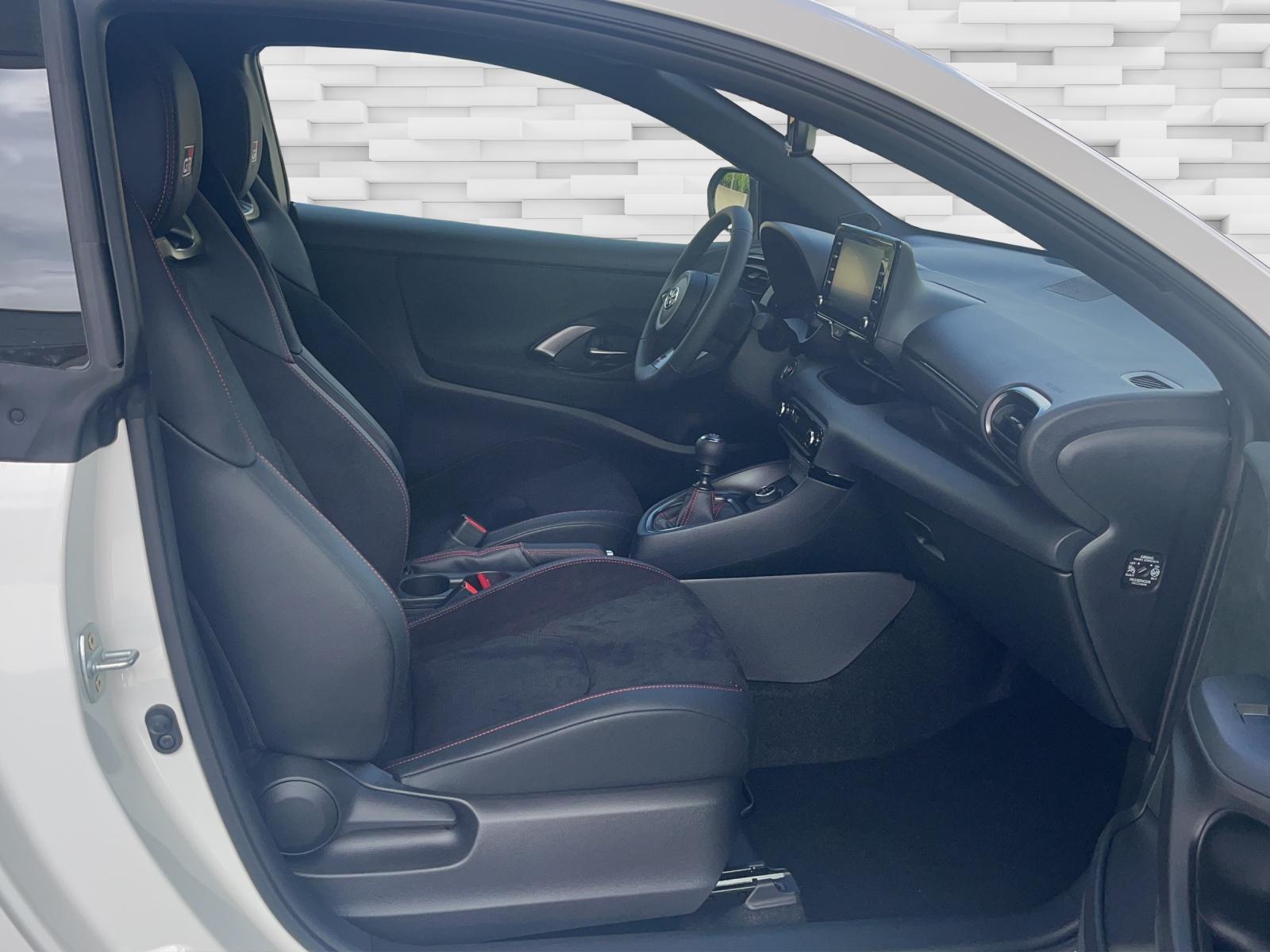 TOYOTA GR Yaris 1.6 Turbo Sport 4x4-image-12